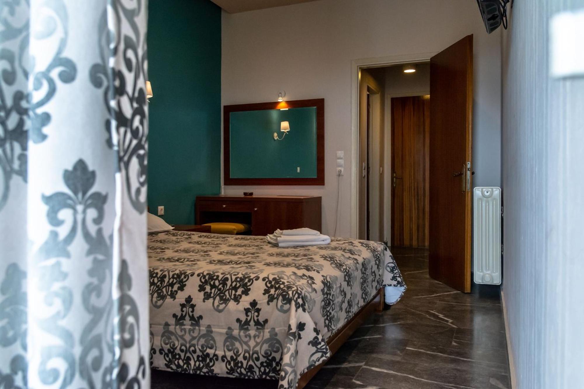 Budget Double Room - Photo 29