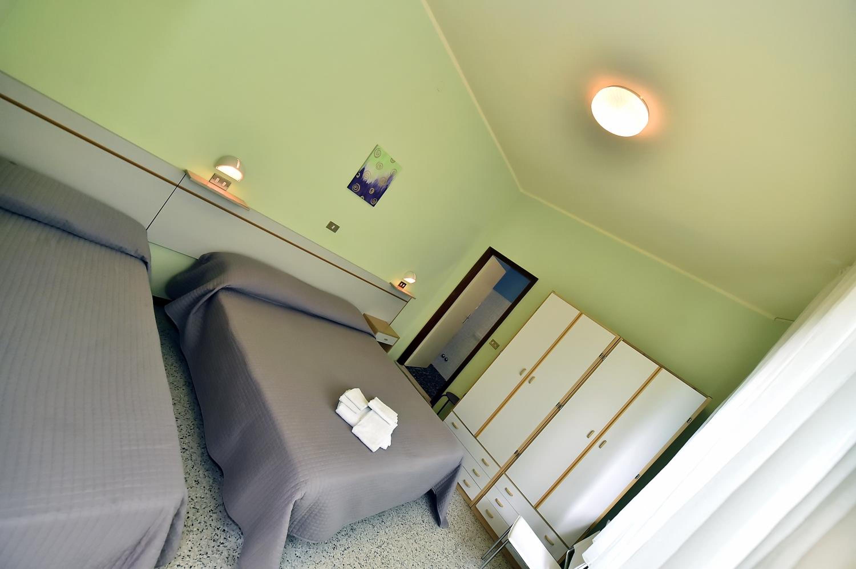 Basic Triple Room