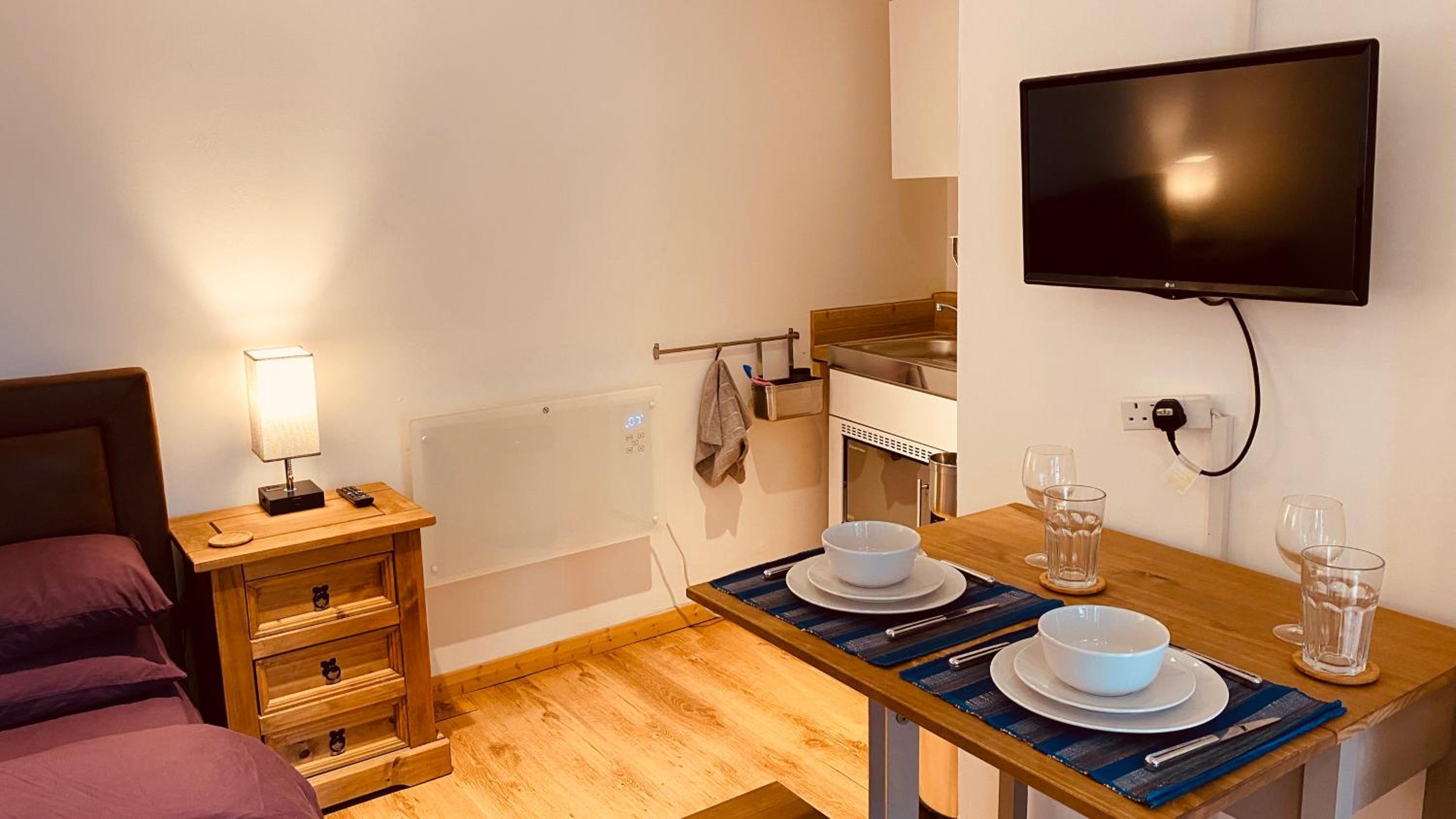 One-Bedroom Apartment - Photo 11