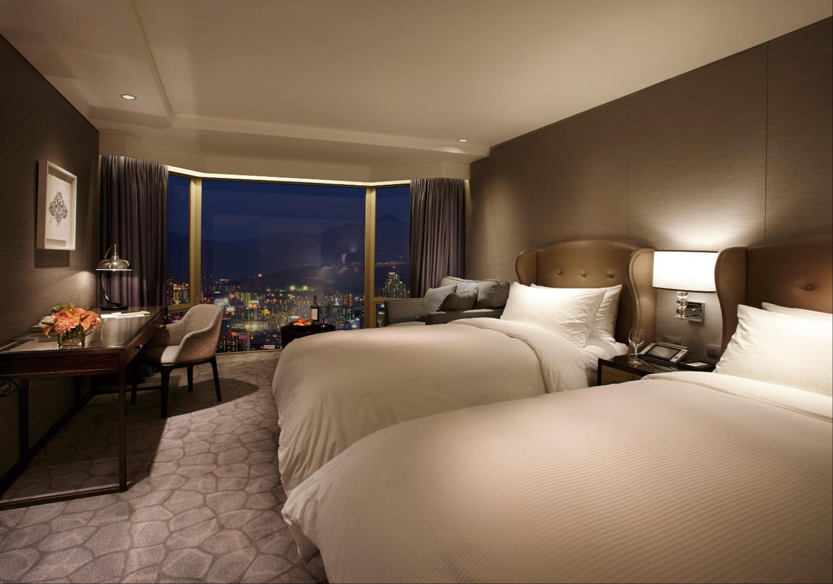 Deluxe Twin Room with City View - Annex - Photo 1