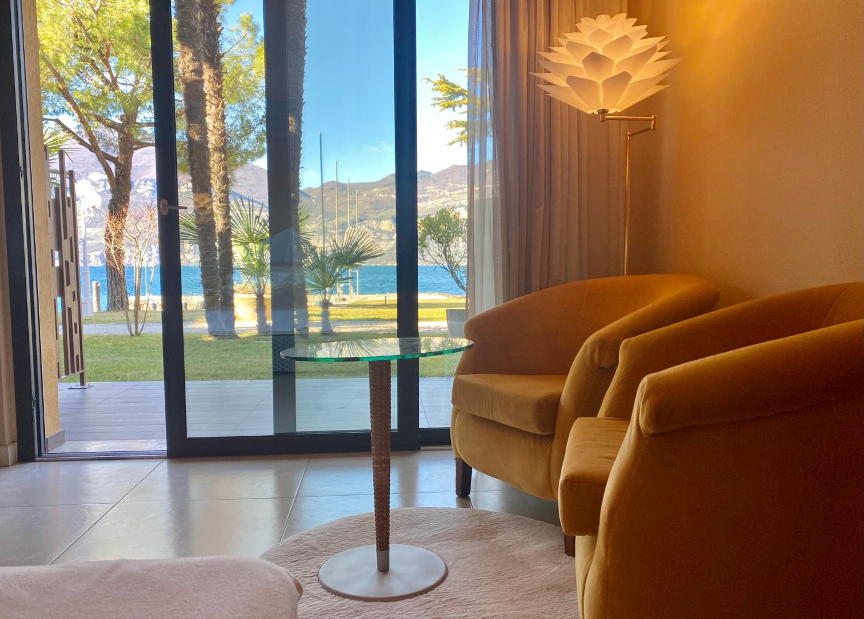 Superior Double or Twin Room with Lake View - Photo 6