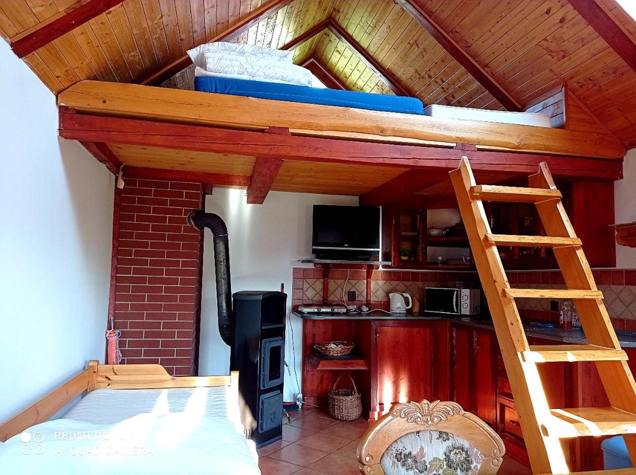One-Bedroom House photo 1