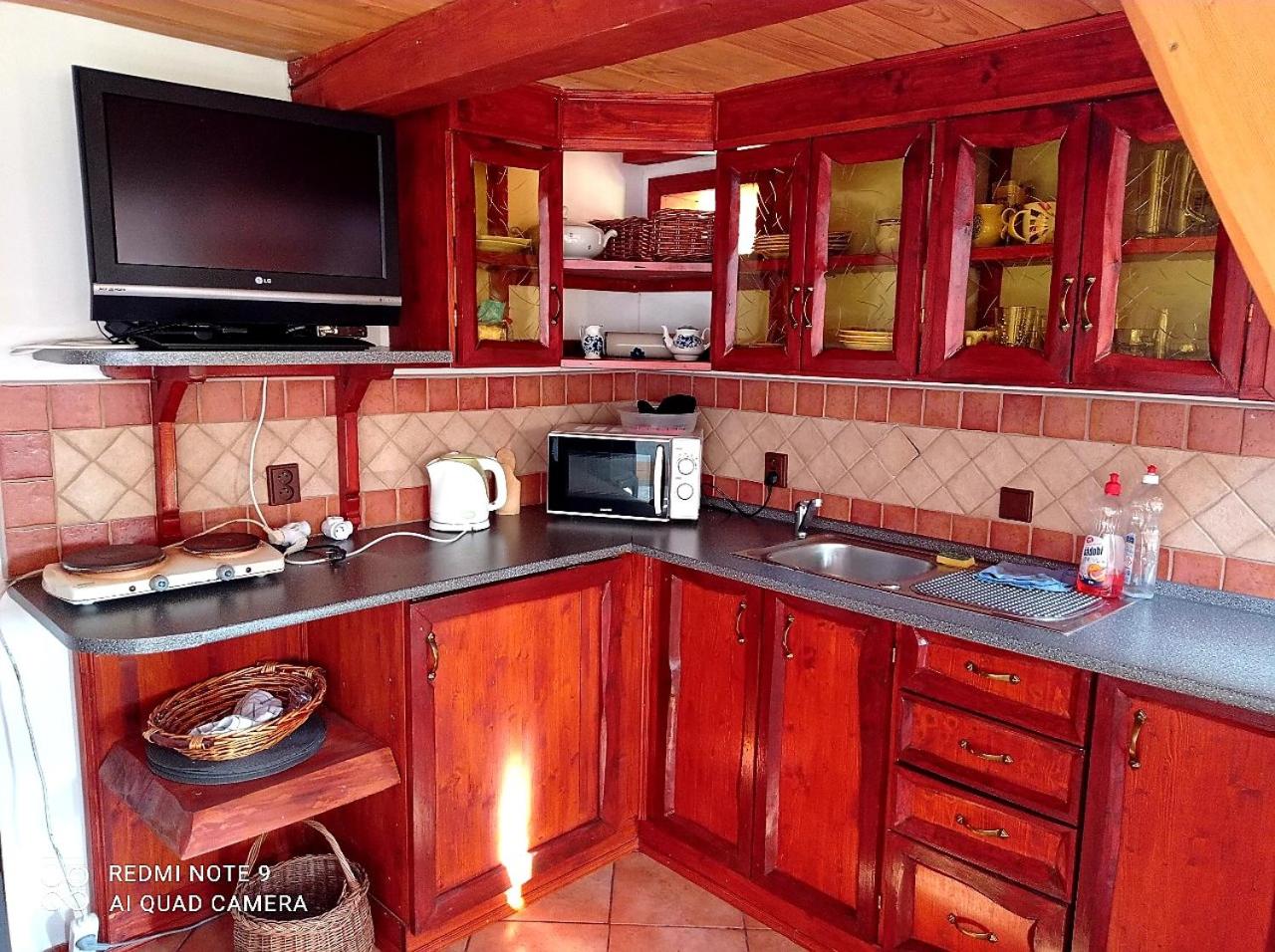 One-Bedroom House photo 2