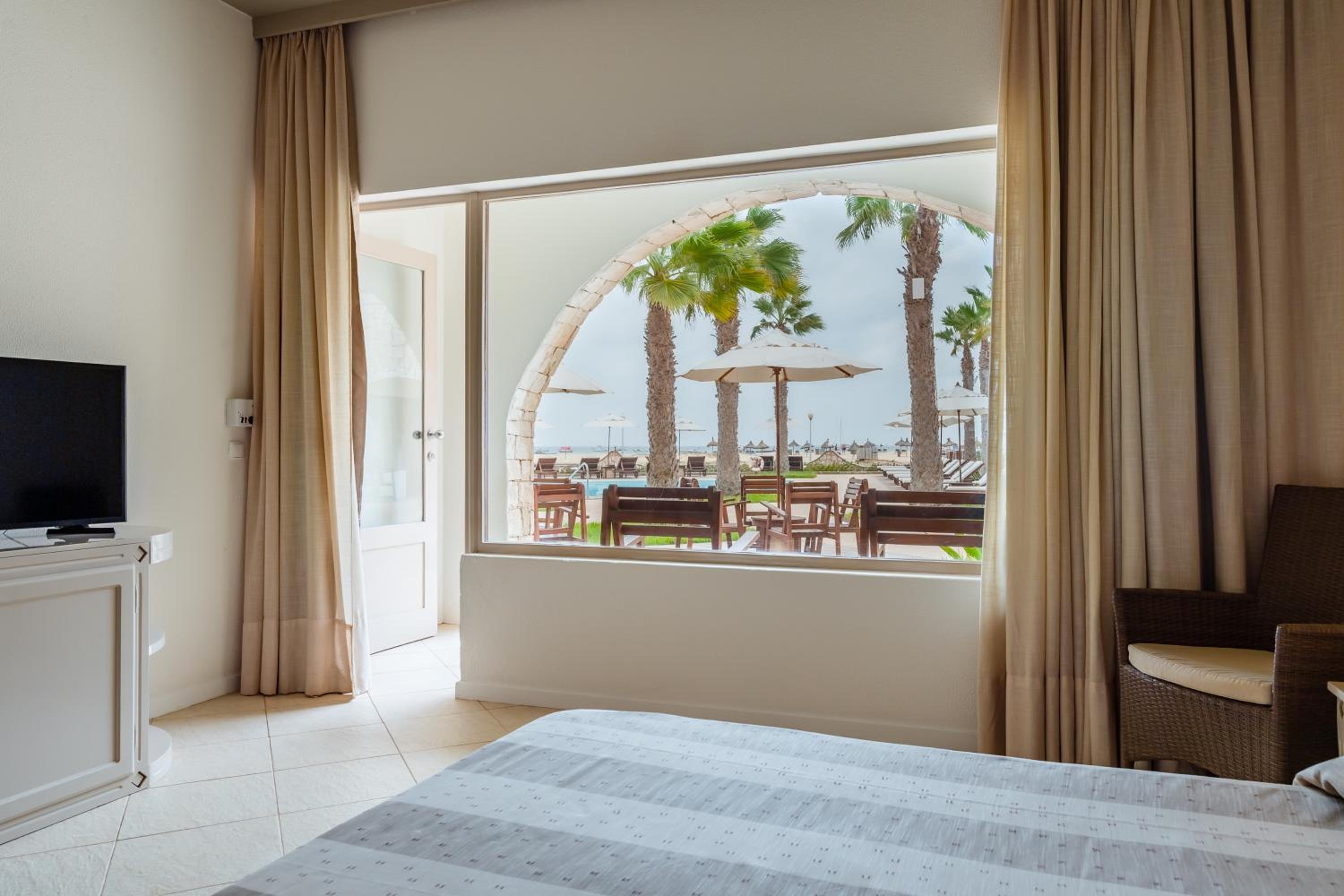 Executive Double or Twin Room - Photo 8