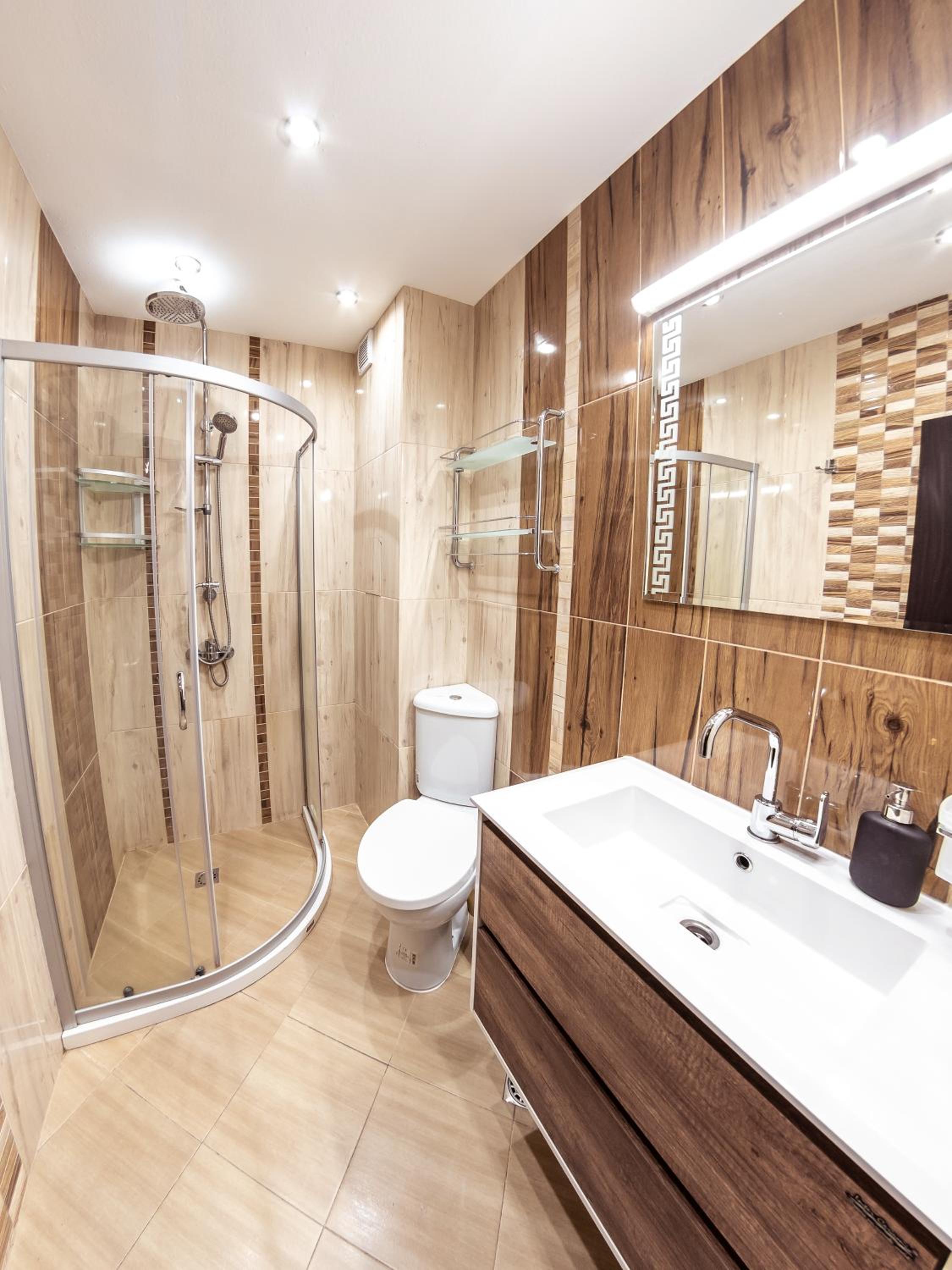 One-Bedroom Apartment - Photo 2