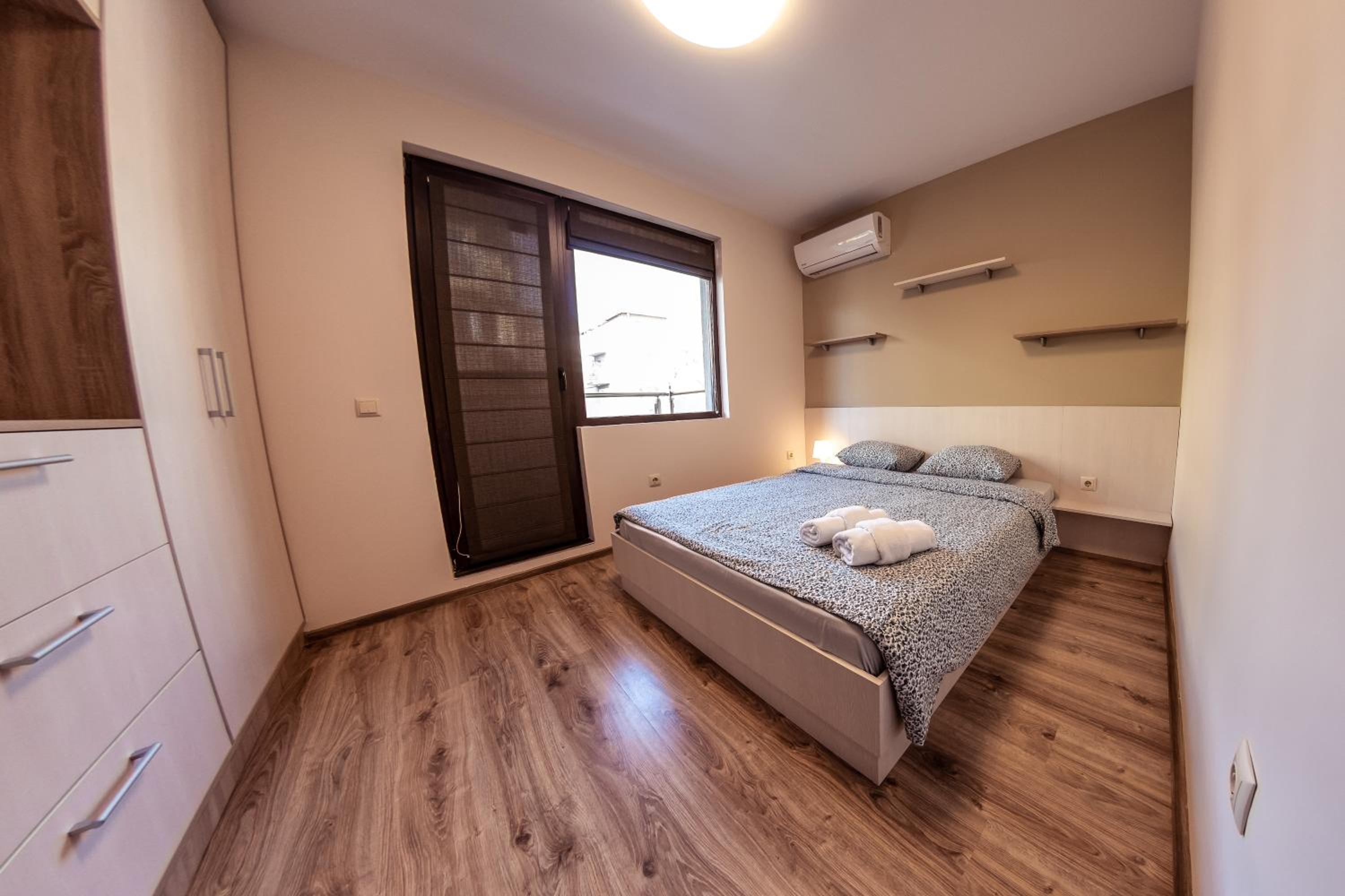 One-Bedroom Apartment - Photo 6