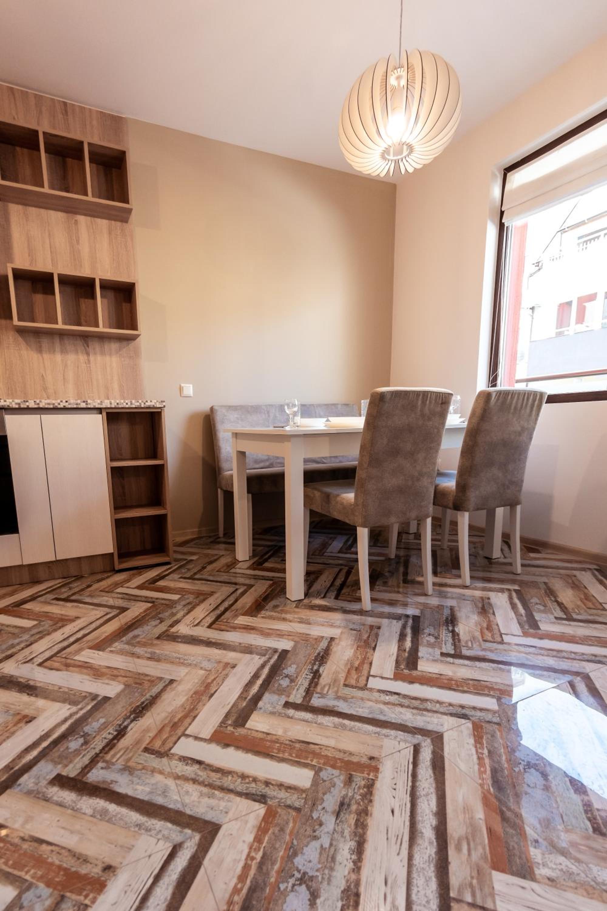 One-Bedroom Apartment - Photo 7