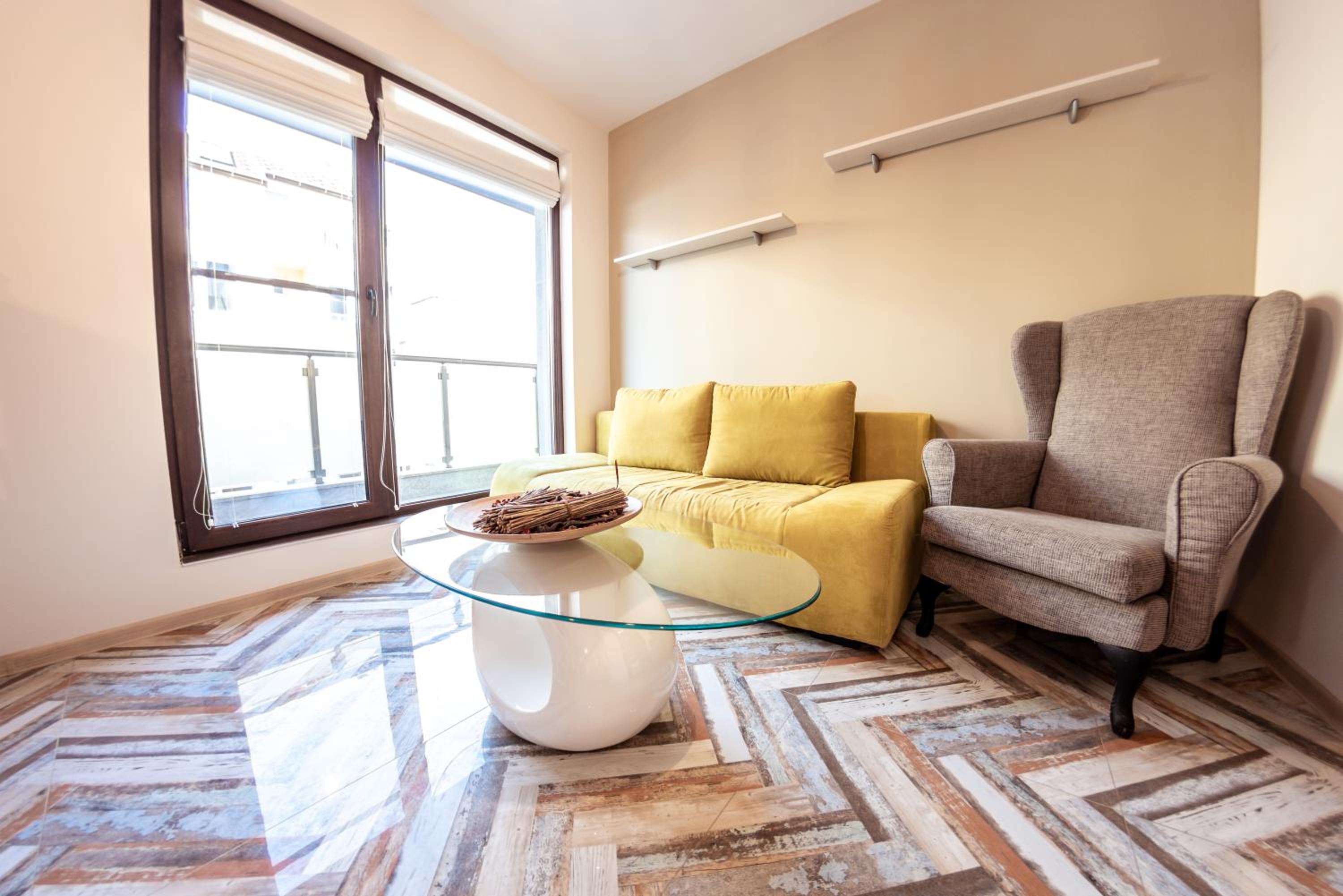 One-Bedroom Apartment - Photo 21