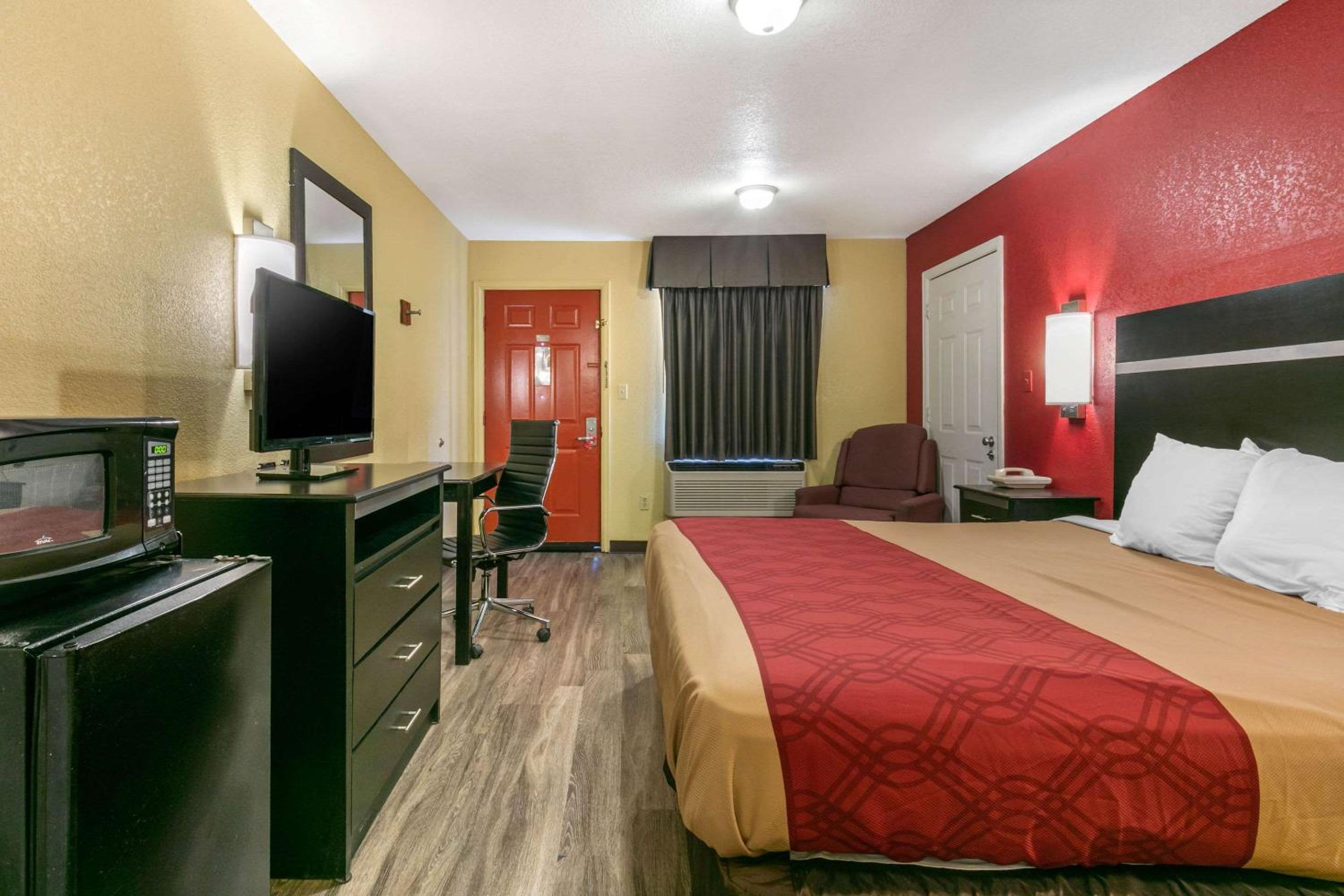 King Room - Accessible/Non-Smoking - Photo 1