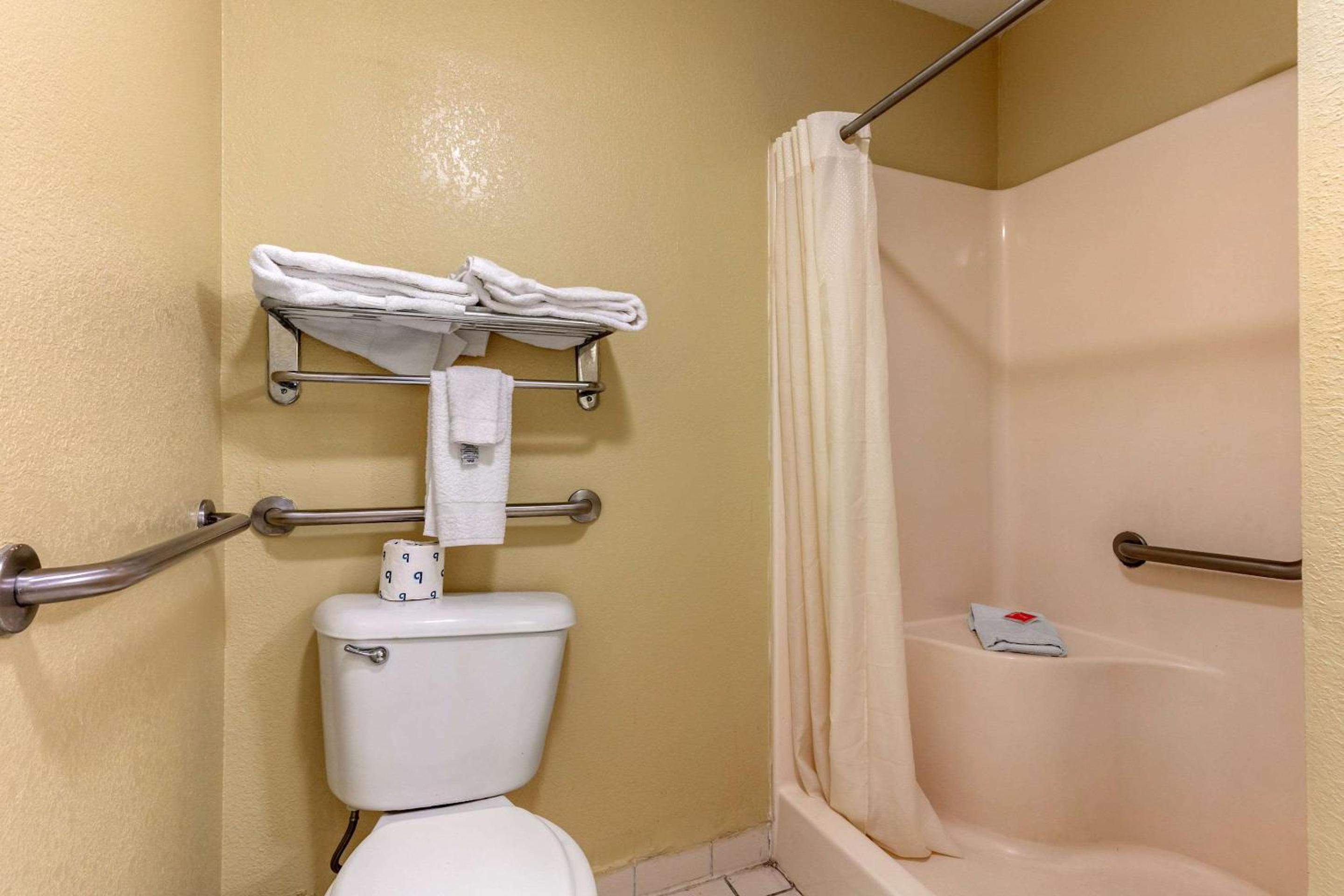 Double Room with Two Double Beds - Smoking - Photo 6