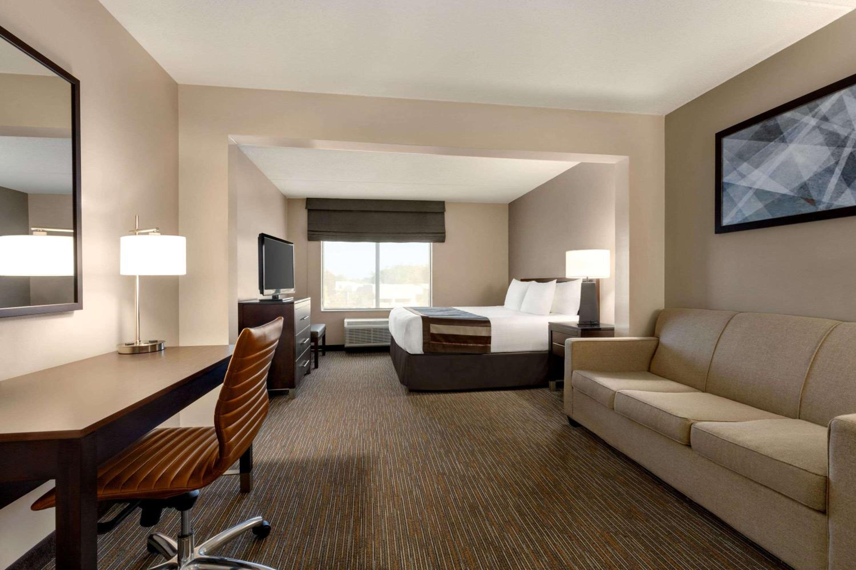 King Room with Sofa Bed - Non-Smoking - Photo 1