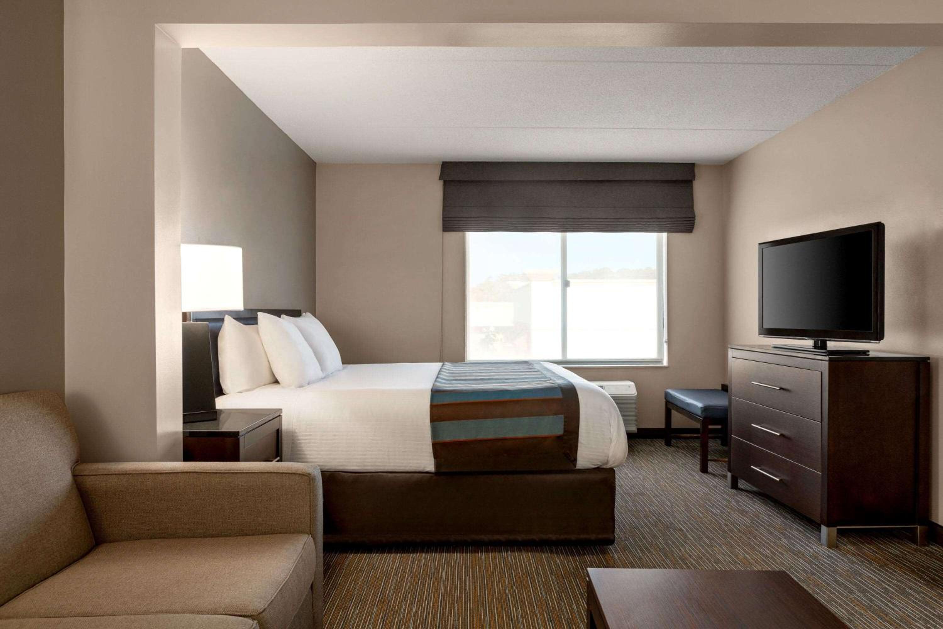 King Room - Non-Smoking - Photo 5