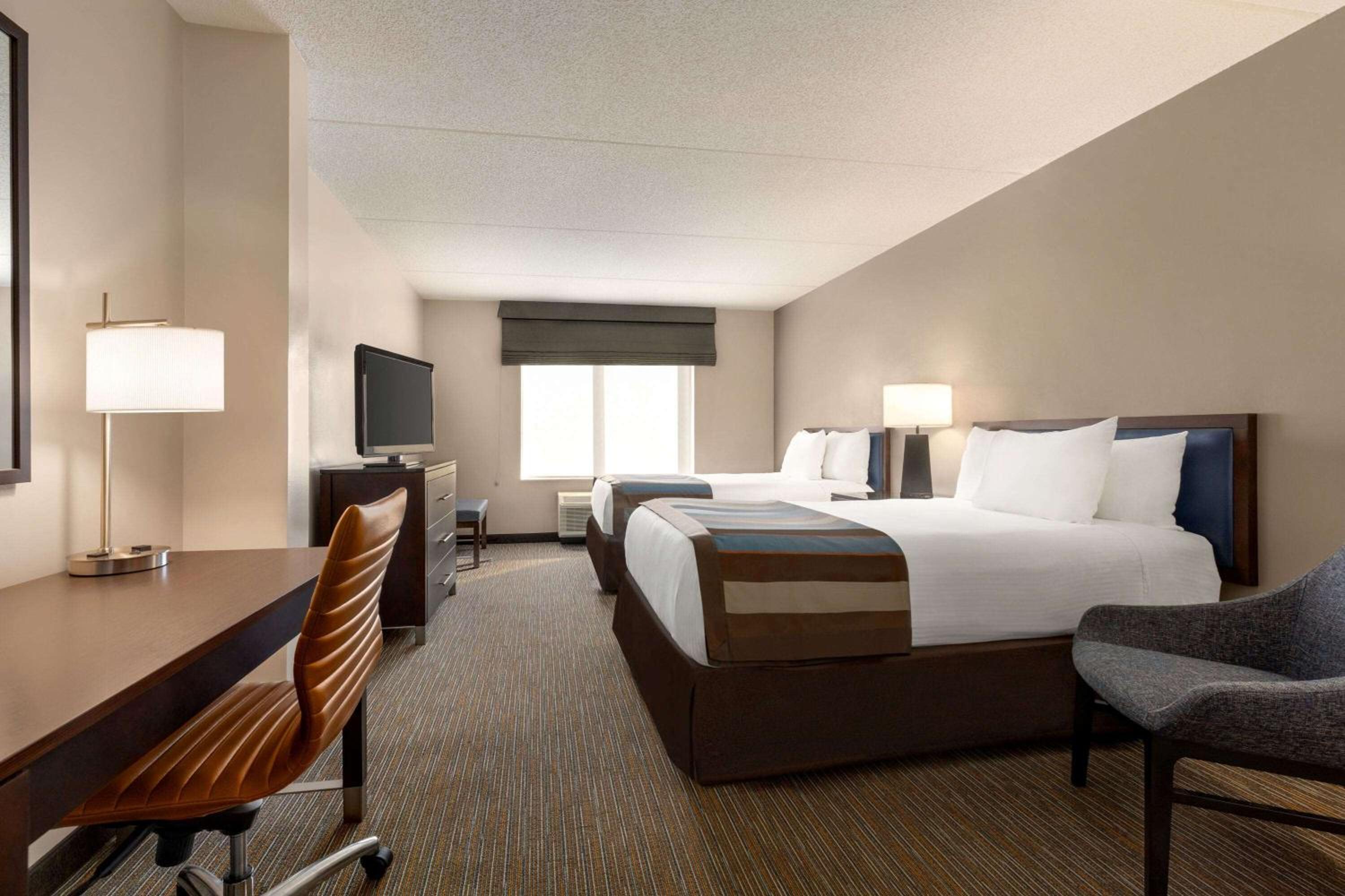 Double Room with Two Double Beds - Non-Smoking - Photo 1