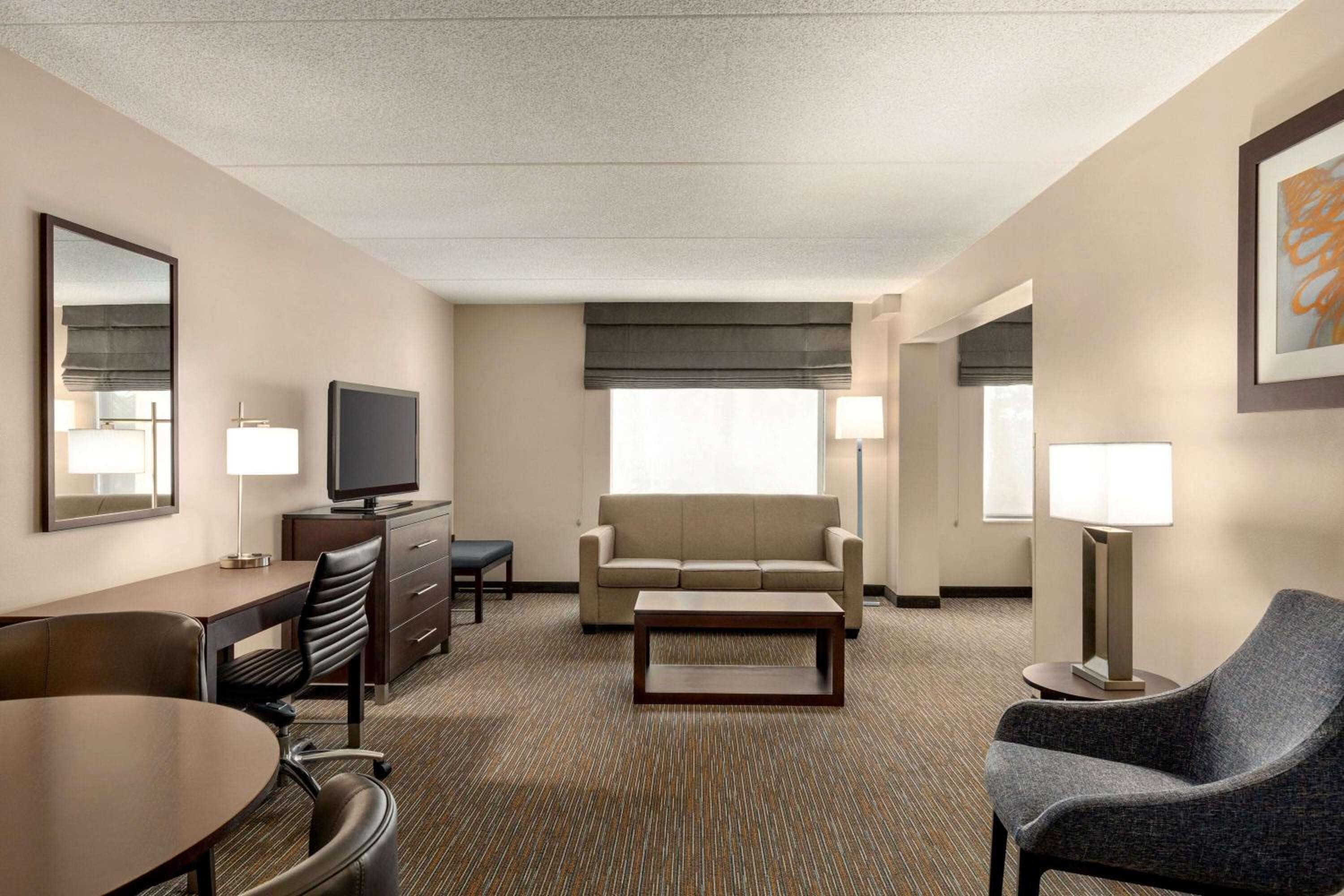 King Studio Suite - Non-Smoking - Photo 1