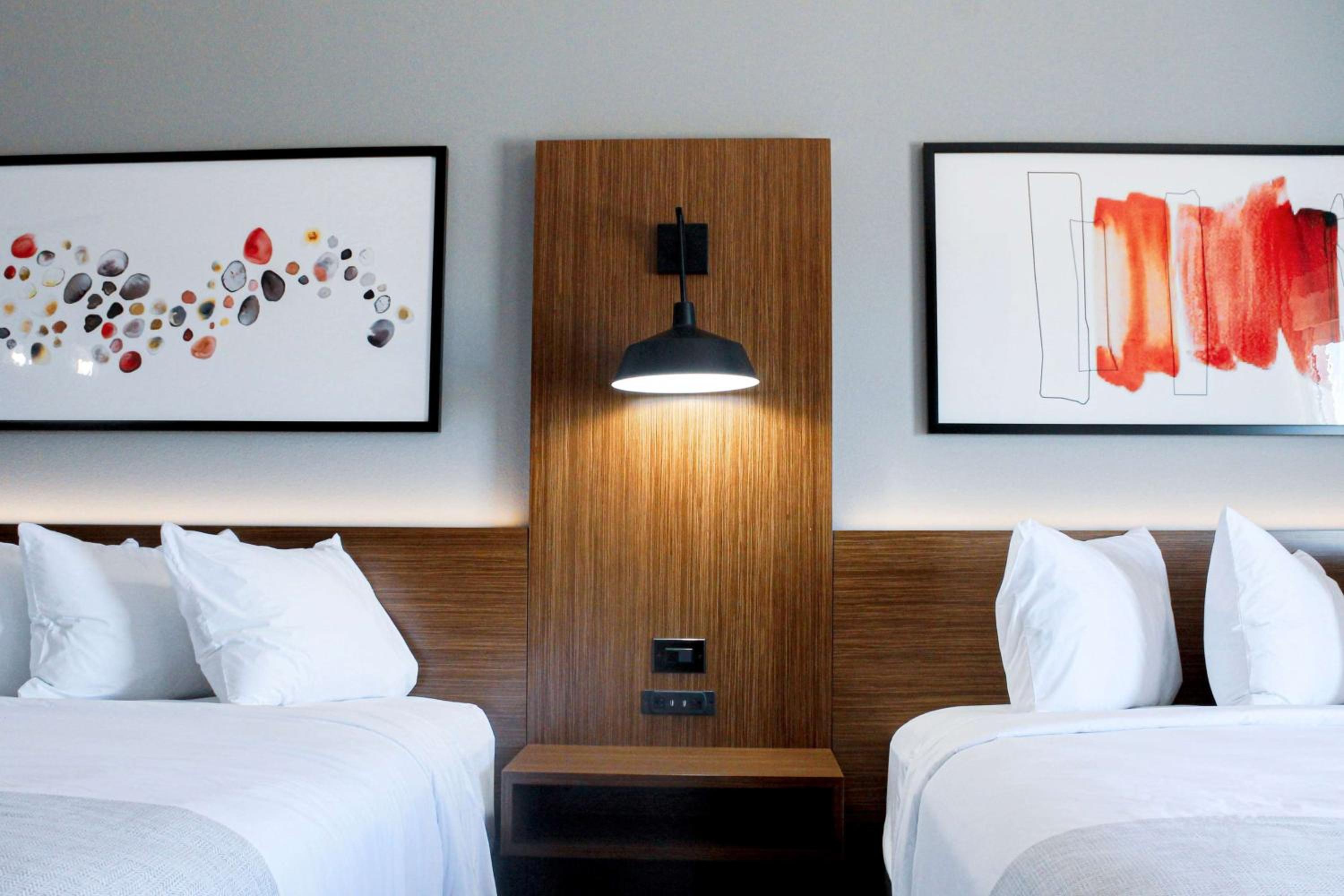 Queen room with 2 Queen Beds, Hearing Access, Non-Smoking - Photo 10