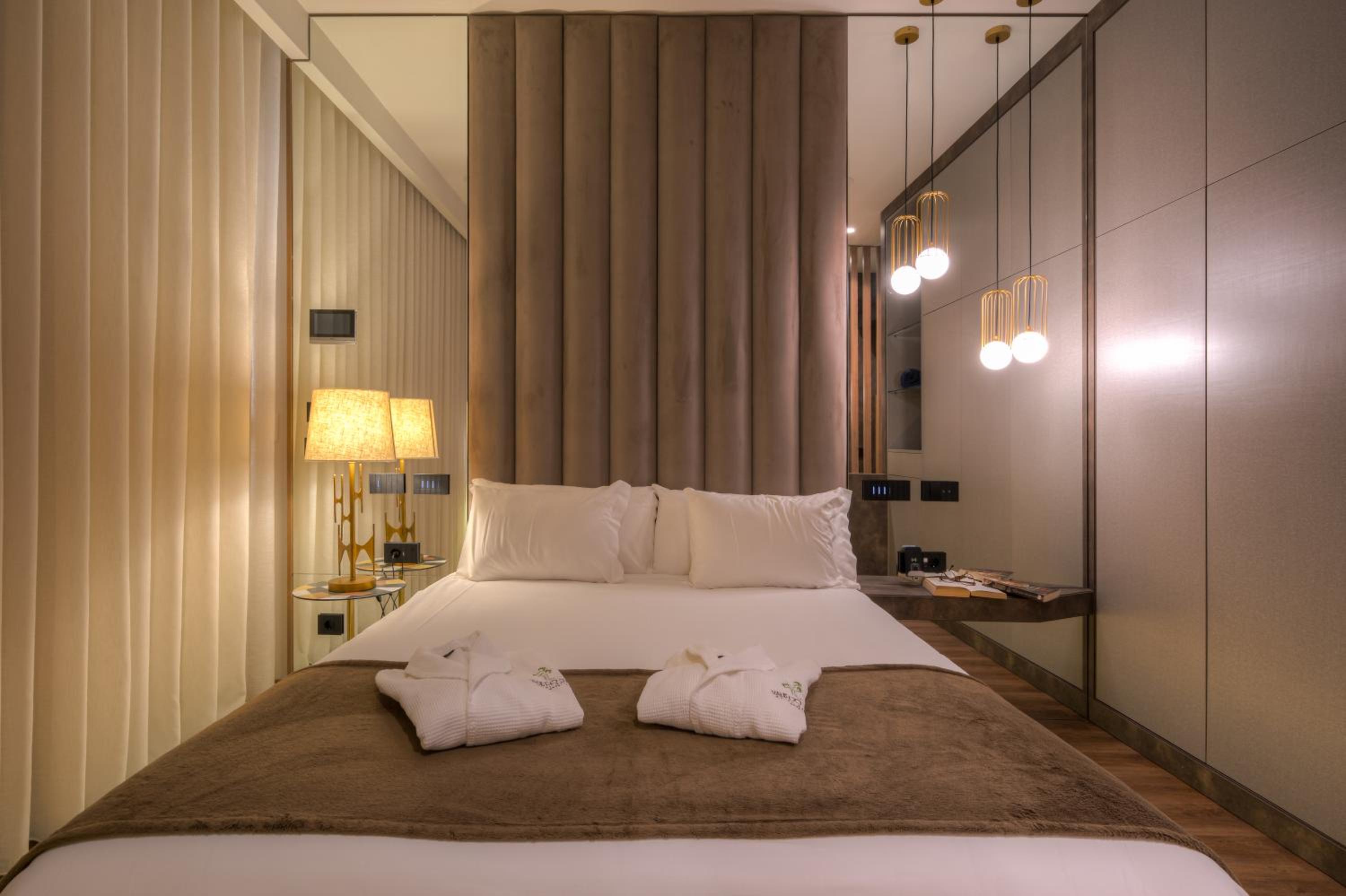 Suite with Private Pool - Photo 3