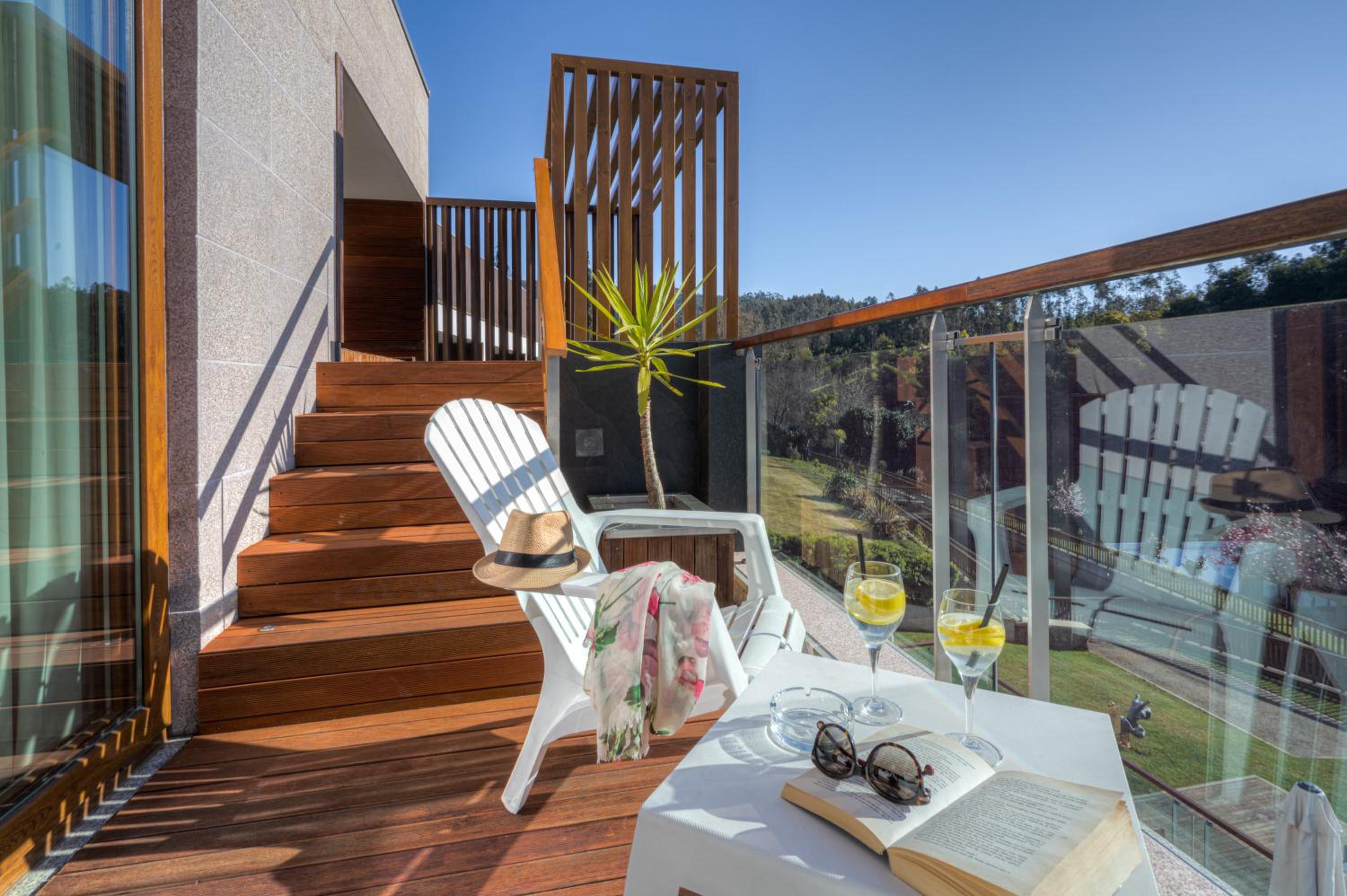 Suite with Private Pool - Photo 14