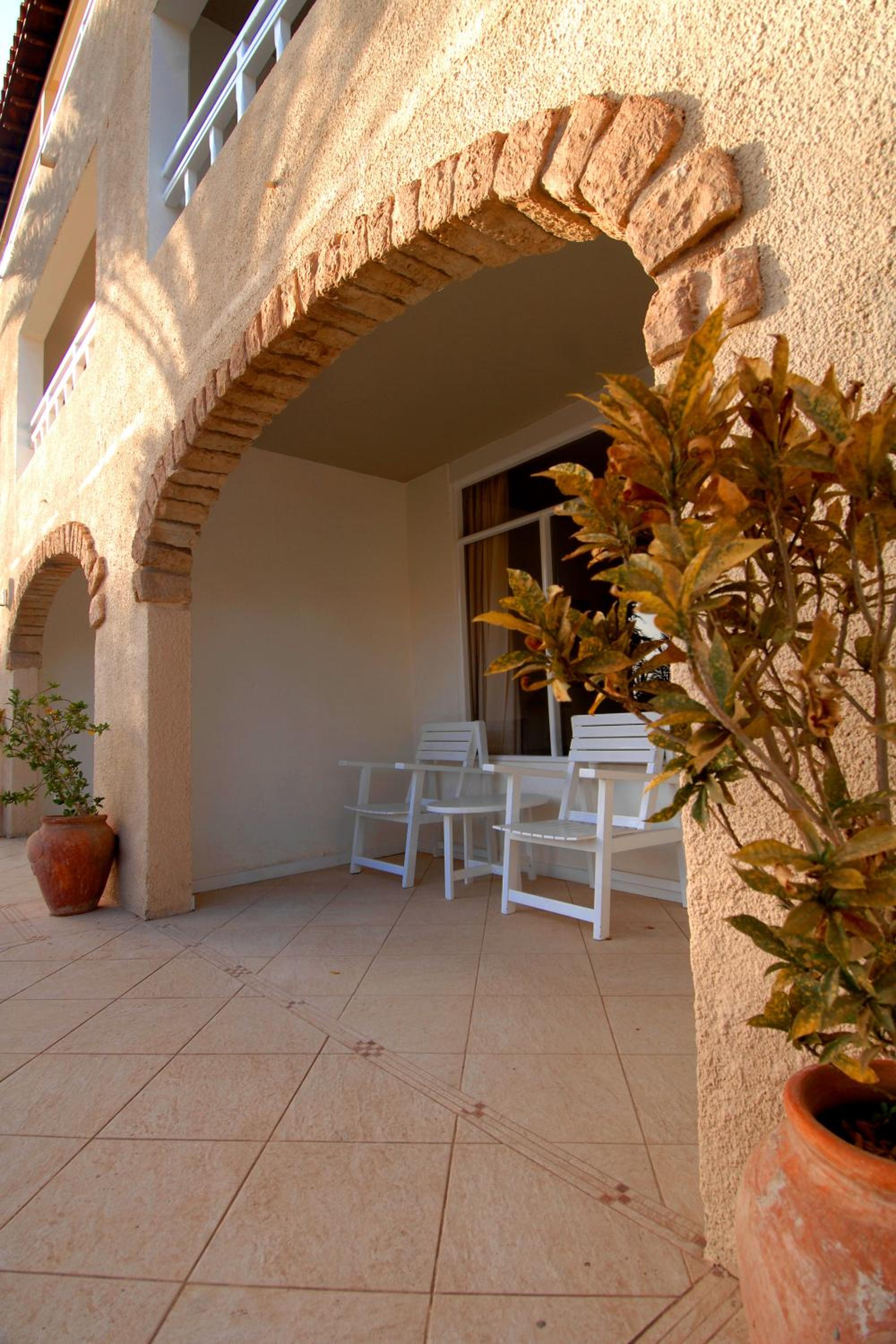 Double or Twin Room with Garden View - Photo 6
