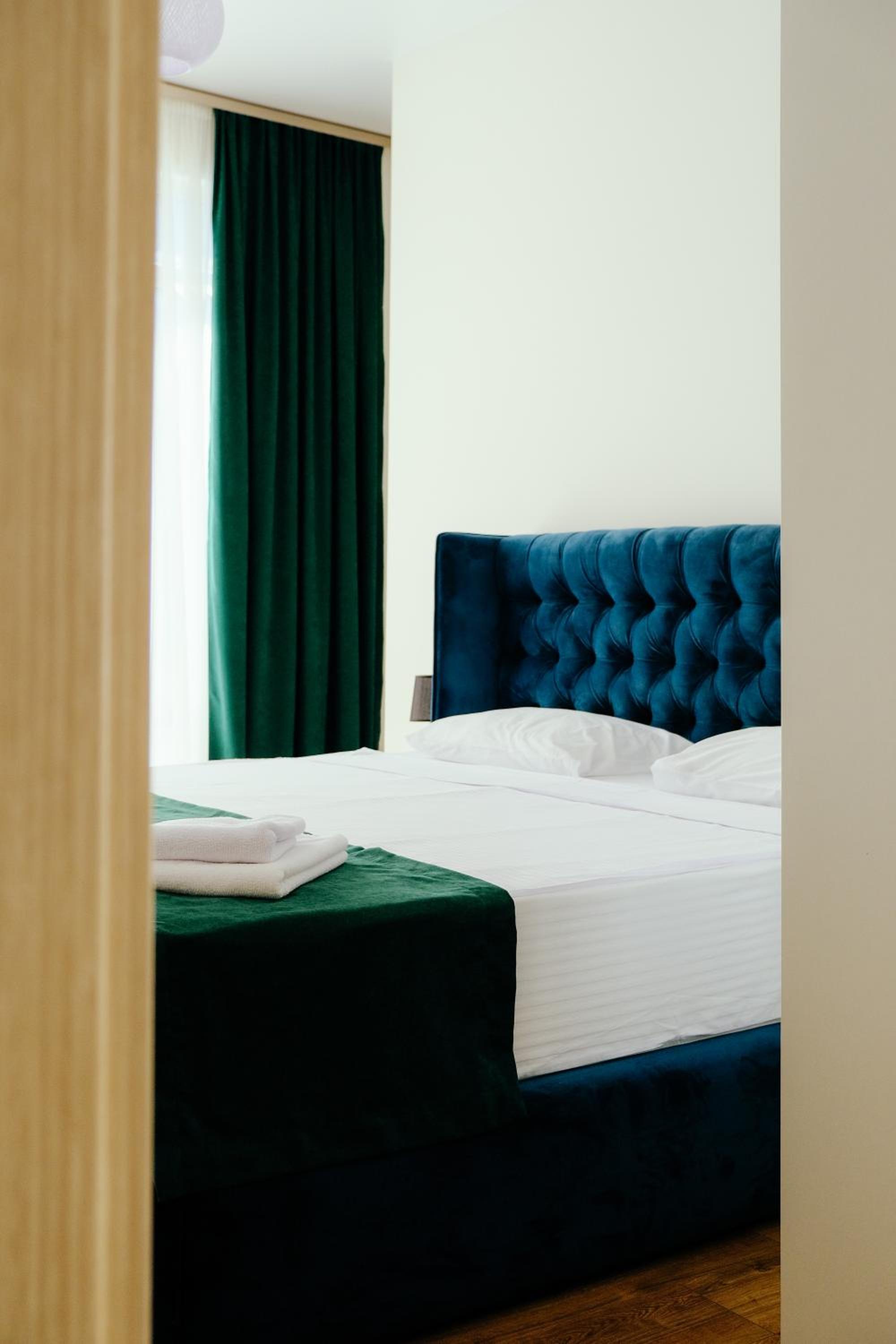 Deluxe Suite - Photo 35