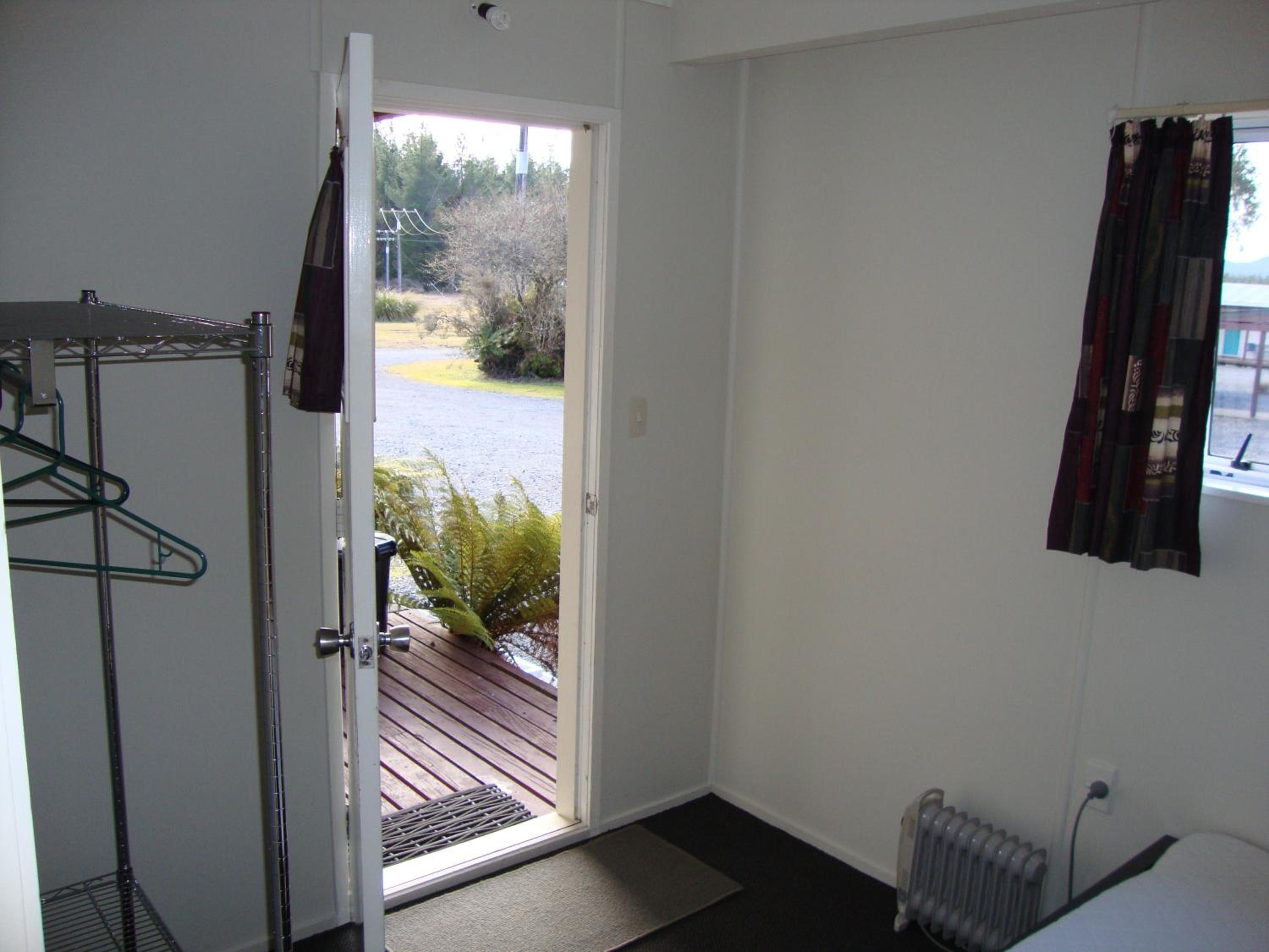 Family Room with Shared Bathroom photo 3