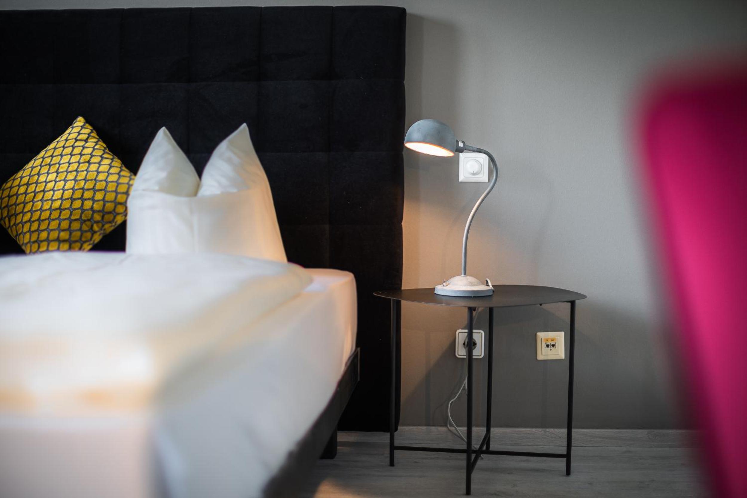 Superior Junior Suite with Balcony and Lake View - Photo 5