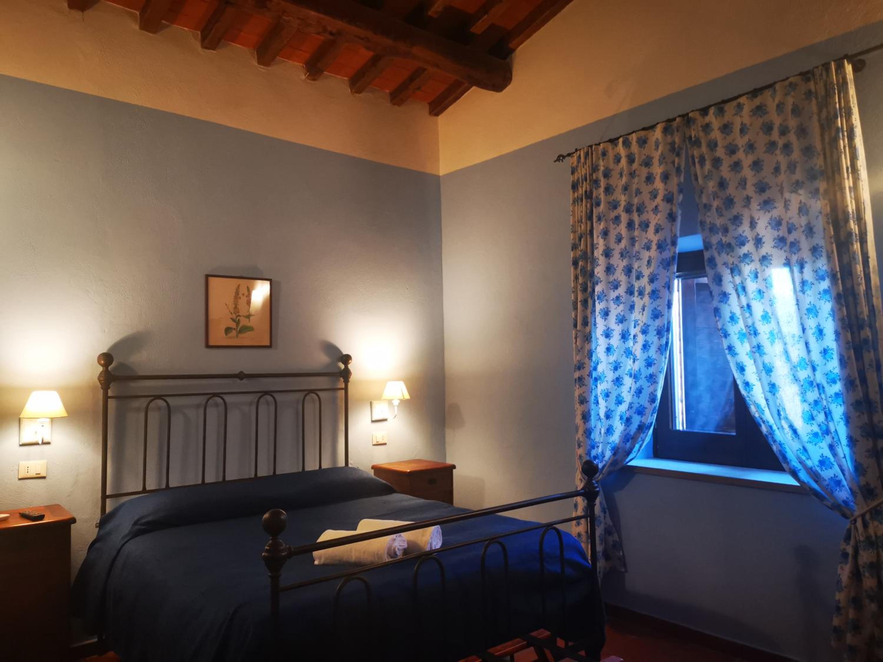 Double Room - Photo 3
