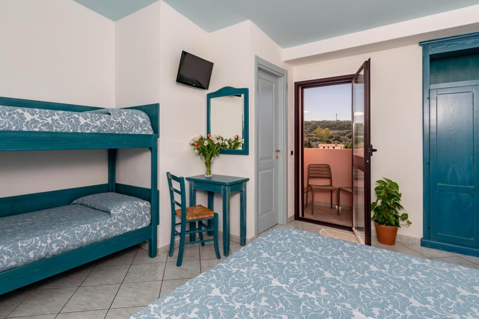 Family Room with Balcony - Photo 7