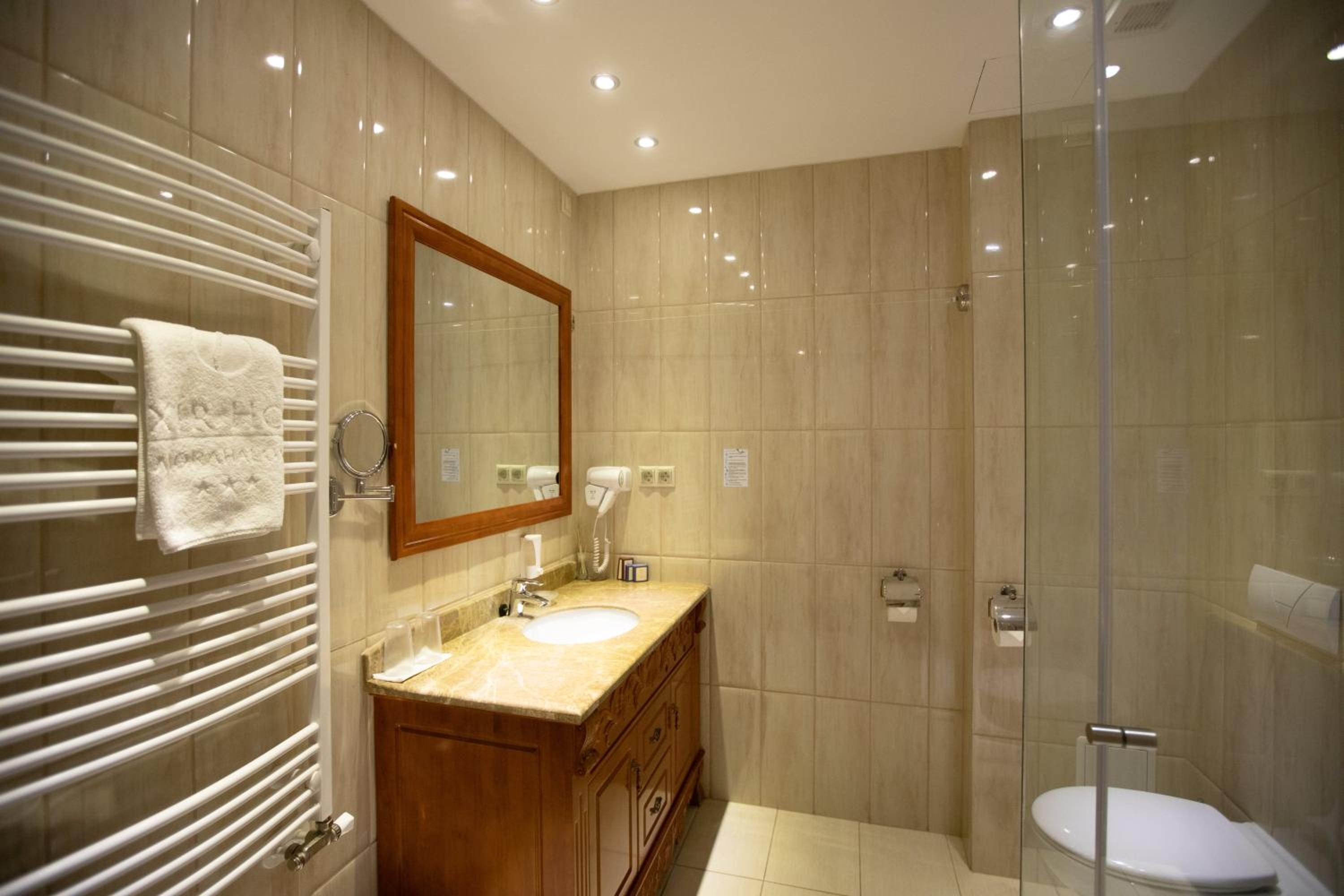 Triple Room with Balcony - Photo 3