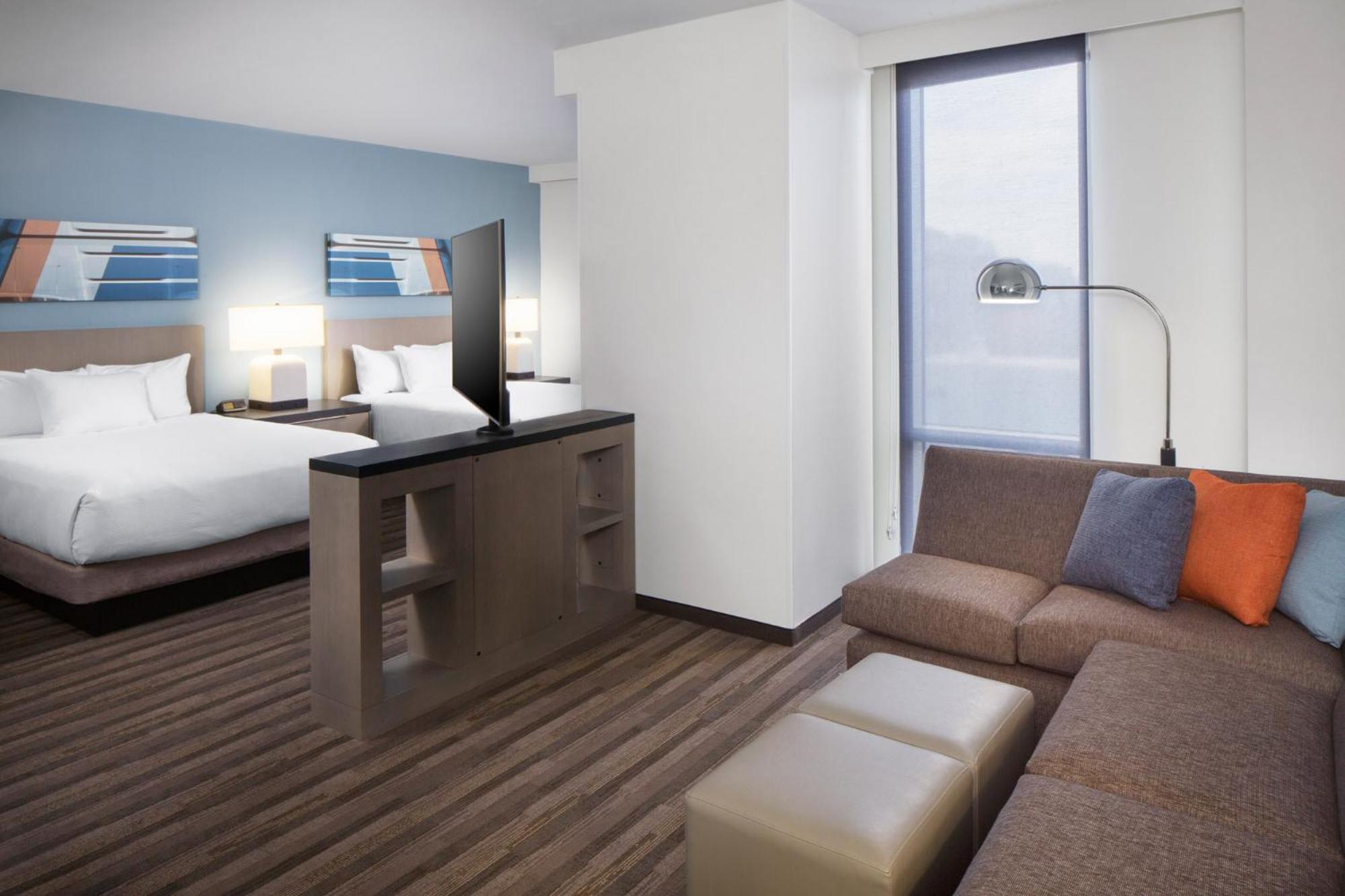 Studio Suite with Two Queen Beds with Sofa Bed, Kitchen and Tub - Disability Access photo 3