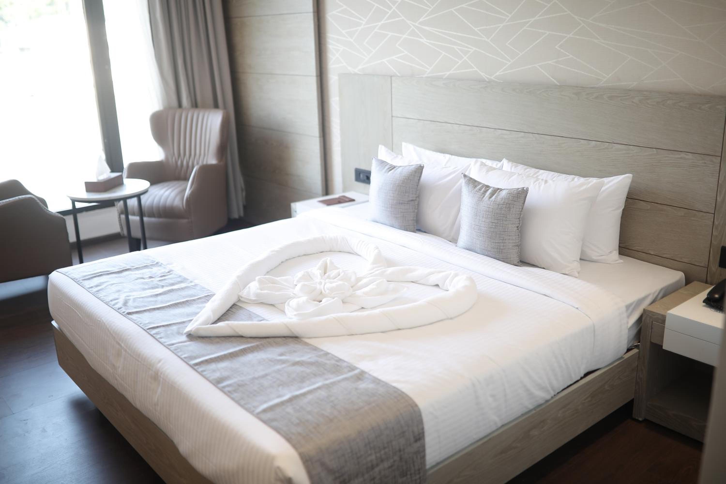 Deluxe Double Room - Photo 10