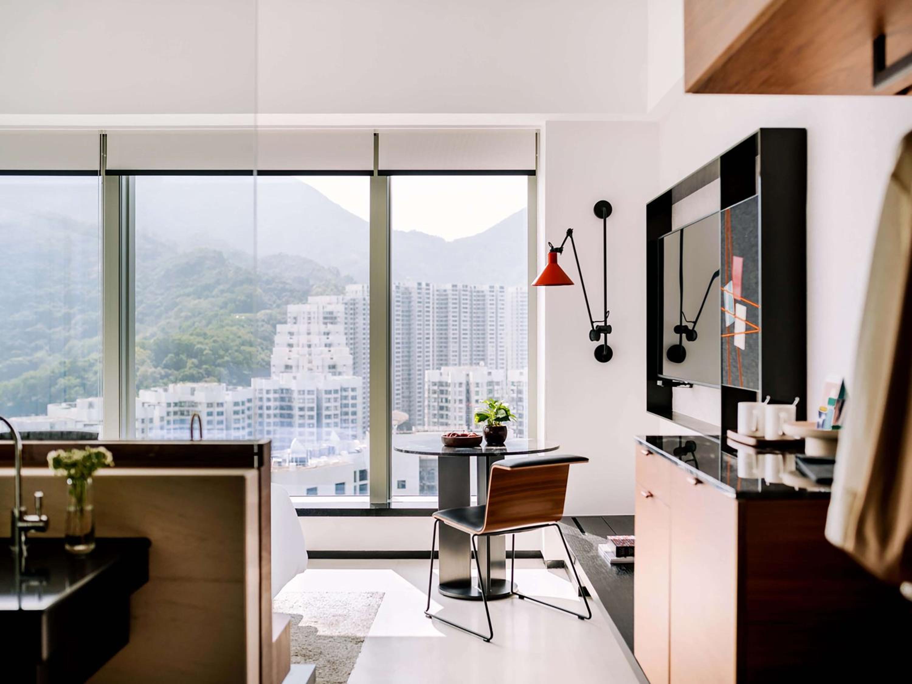Urban Corner Queen Room