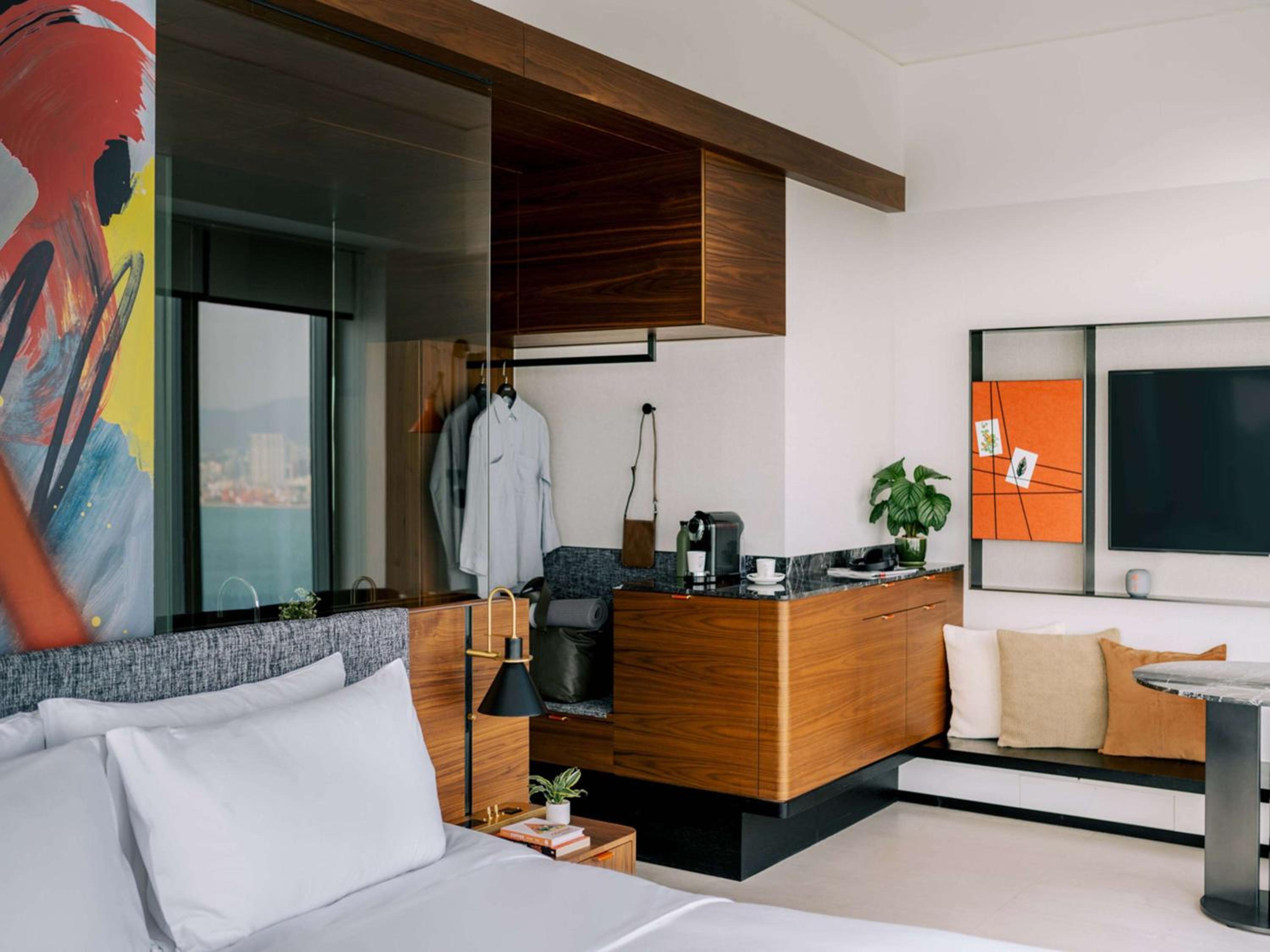 Harbor Corner Room