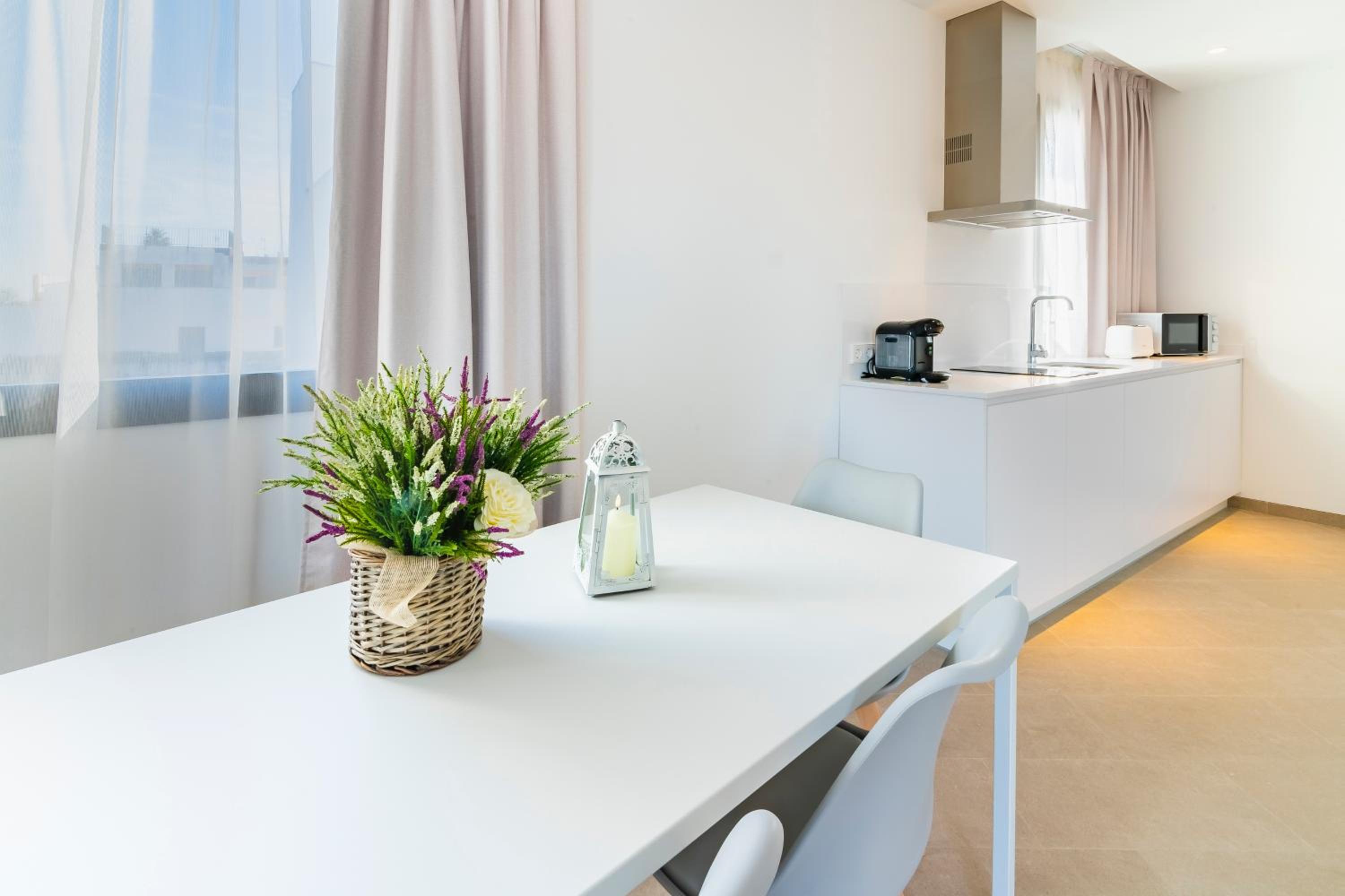 One-Bedroom Superior Apartment - Photo 7