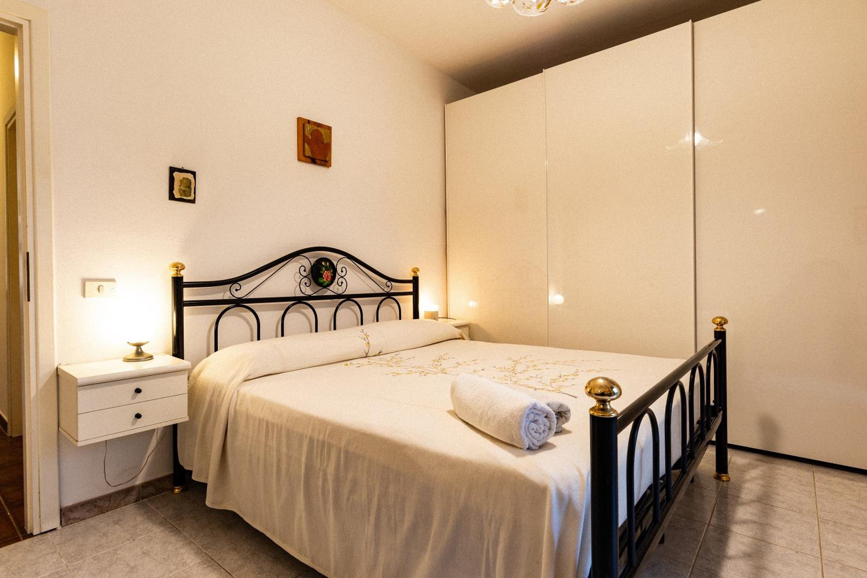 Two-Bedroom Deluxe Apartment with Garden View photo 3