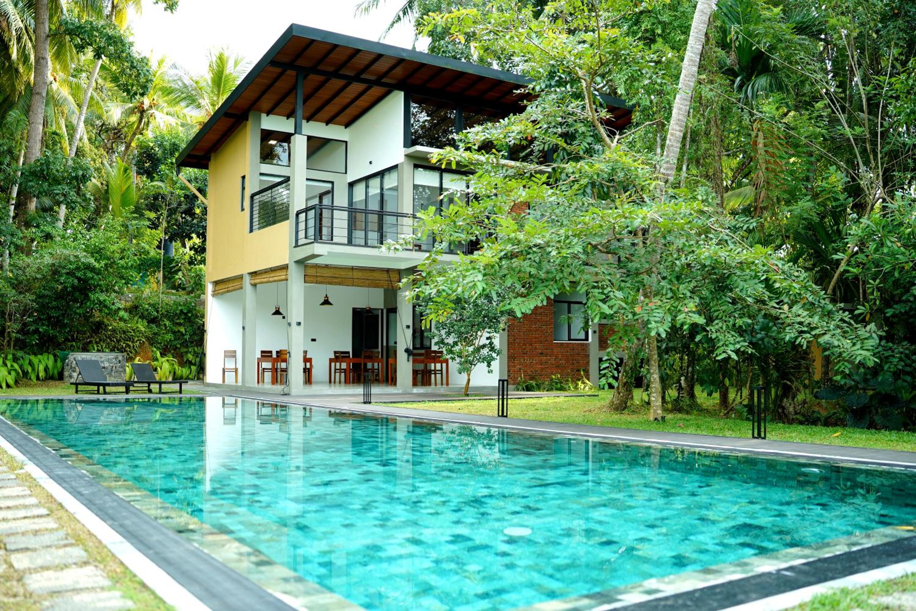 King Suite With Pool View photo 2