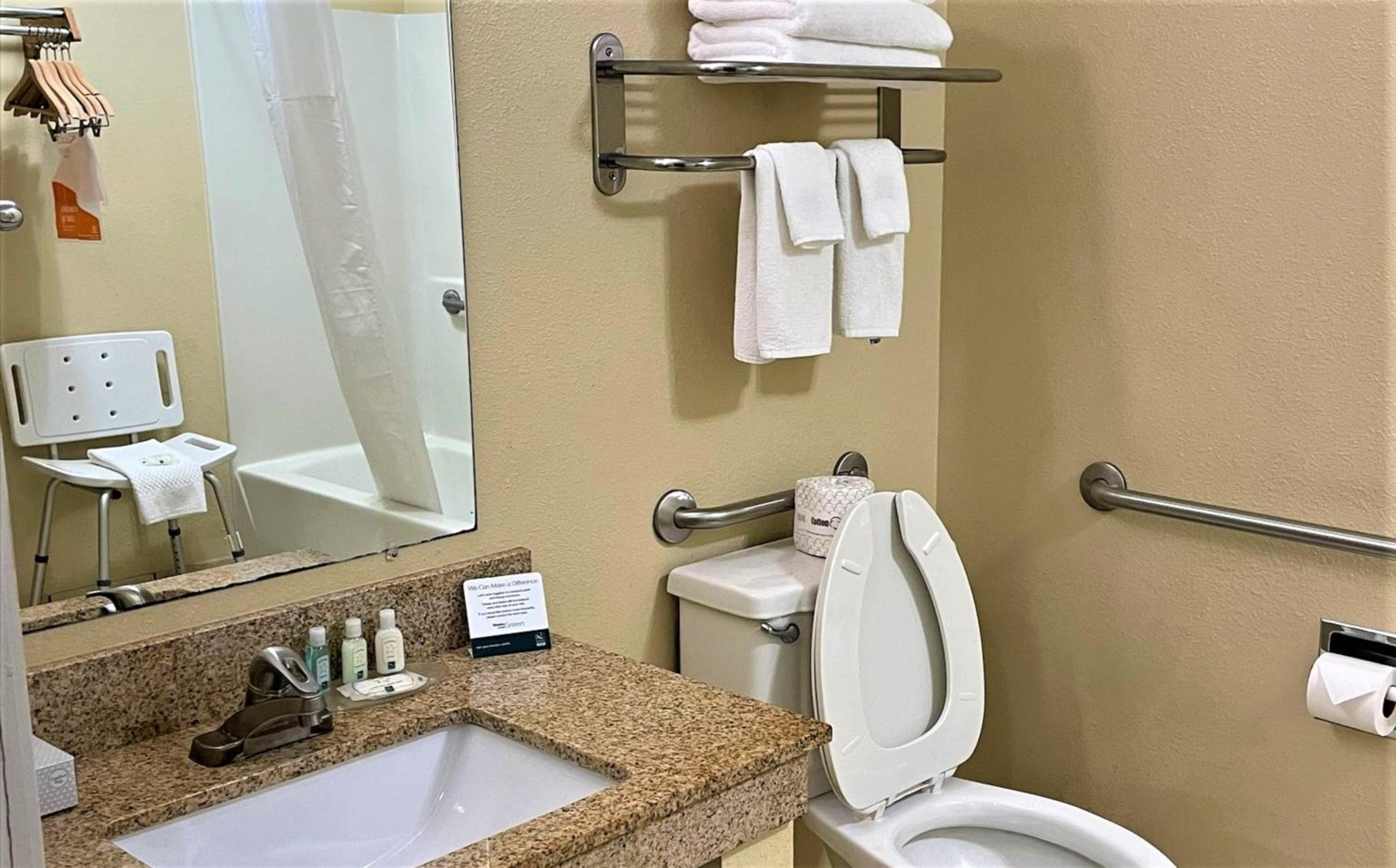 King Room - Accessible/Non-Smoking - Photo 2