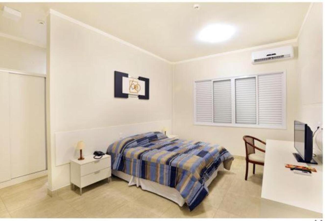 Queen Room with Balcony photo 1