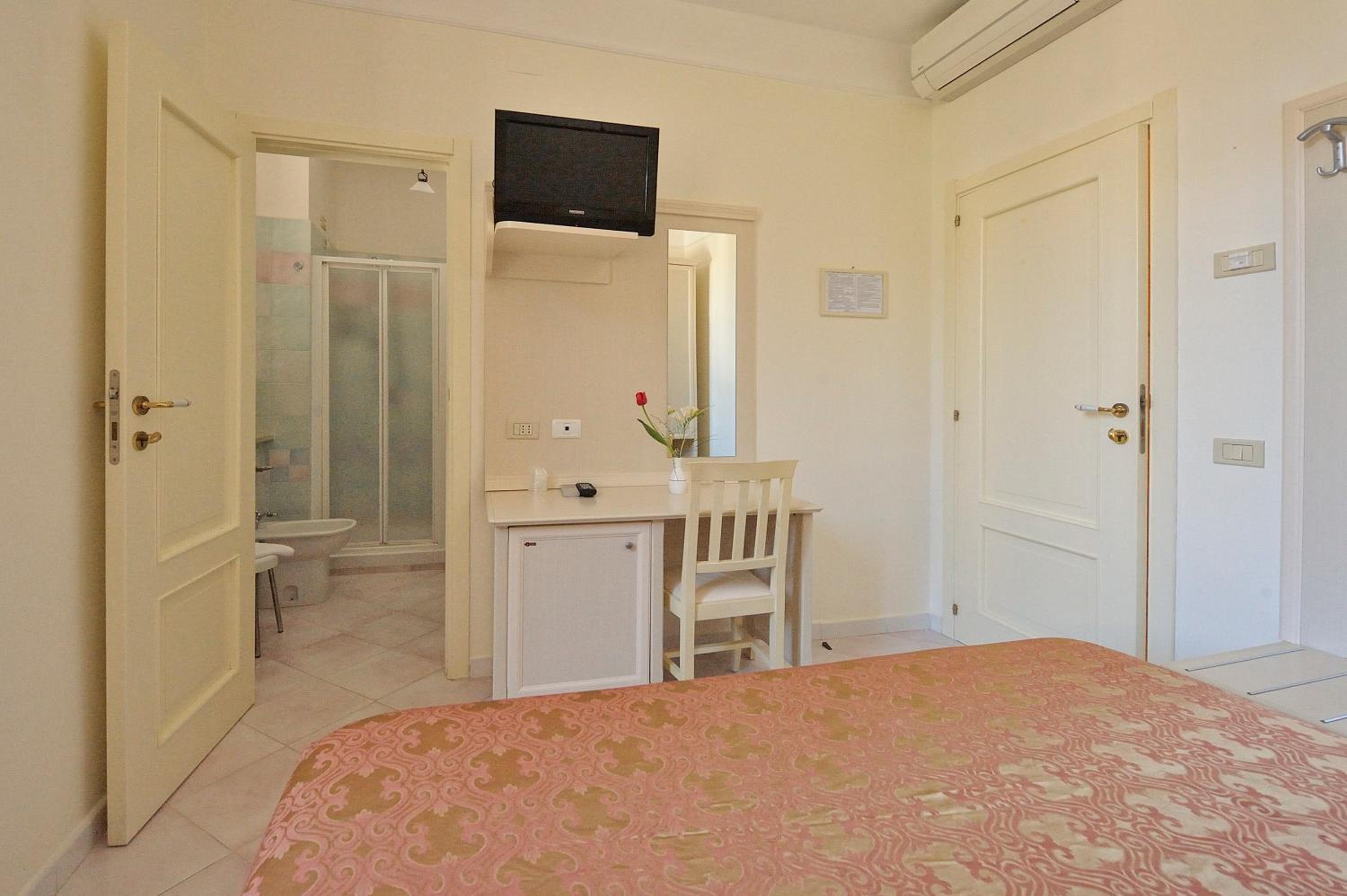 Single Room photo 3