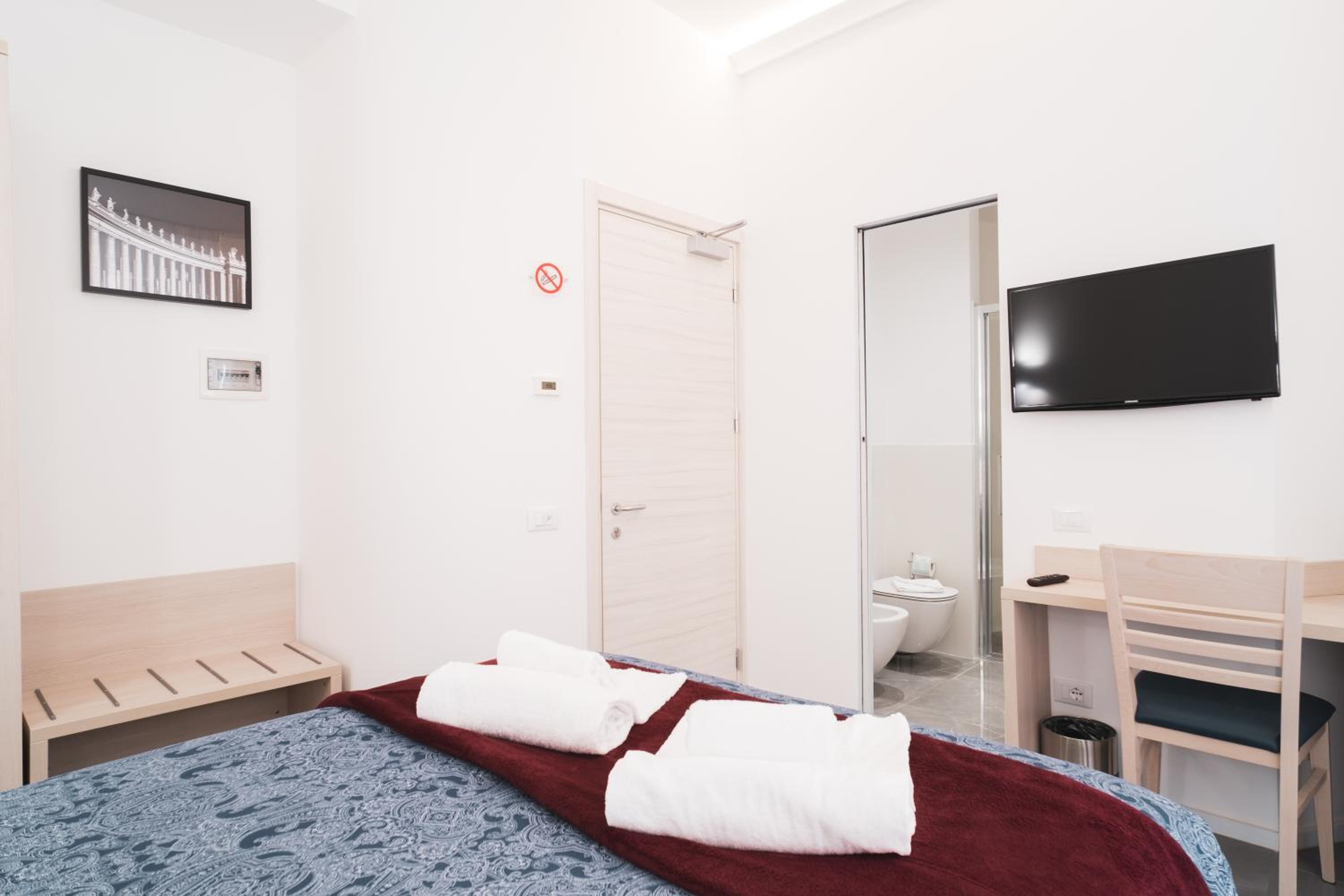 Deluxe Double Room photo 2