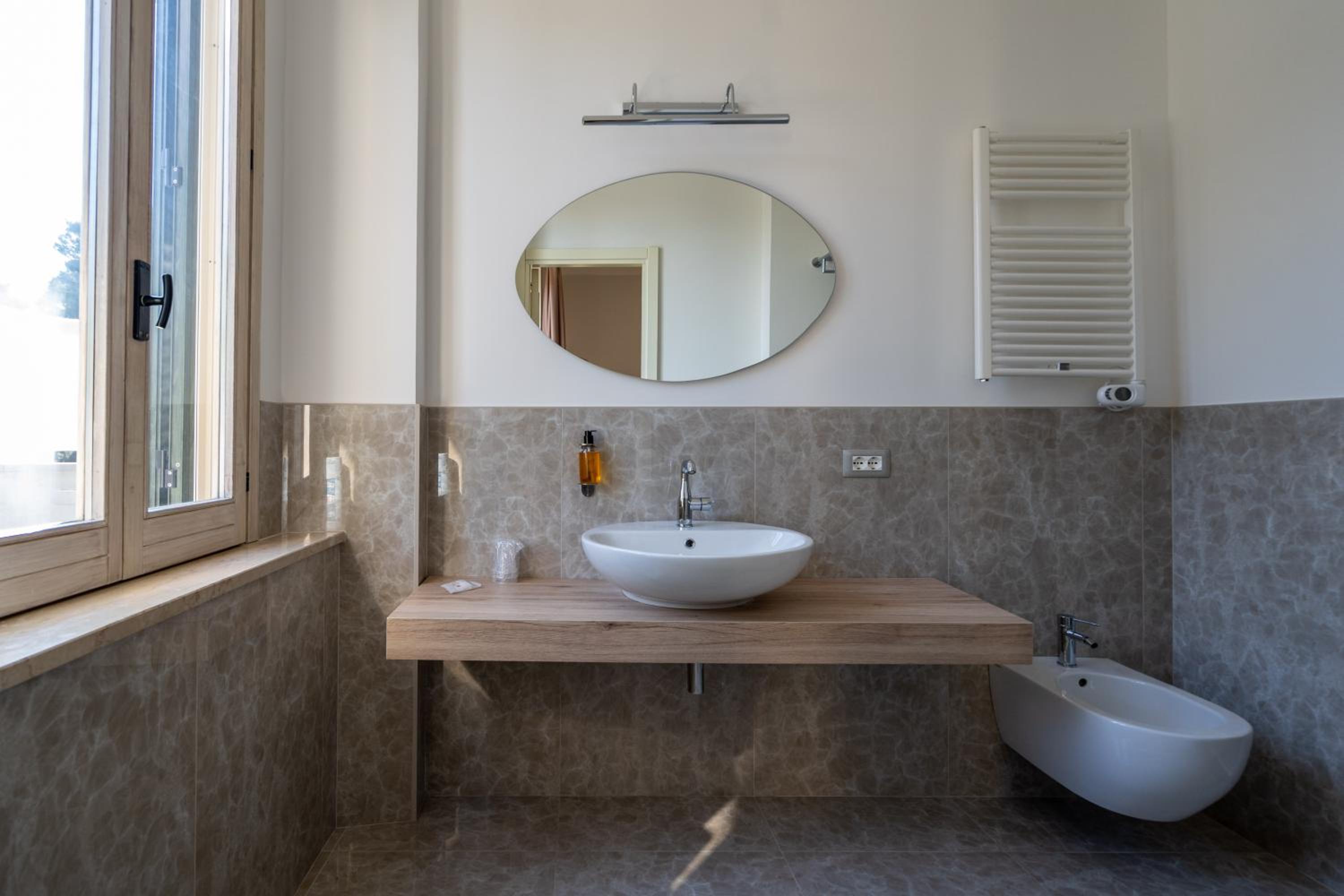 Double or Twin Room with Terrace - Photo 4