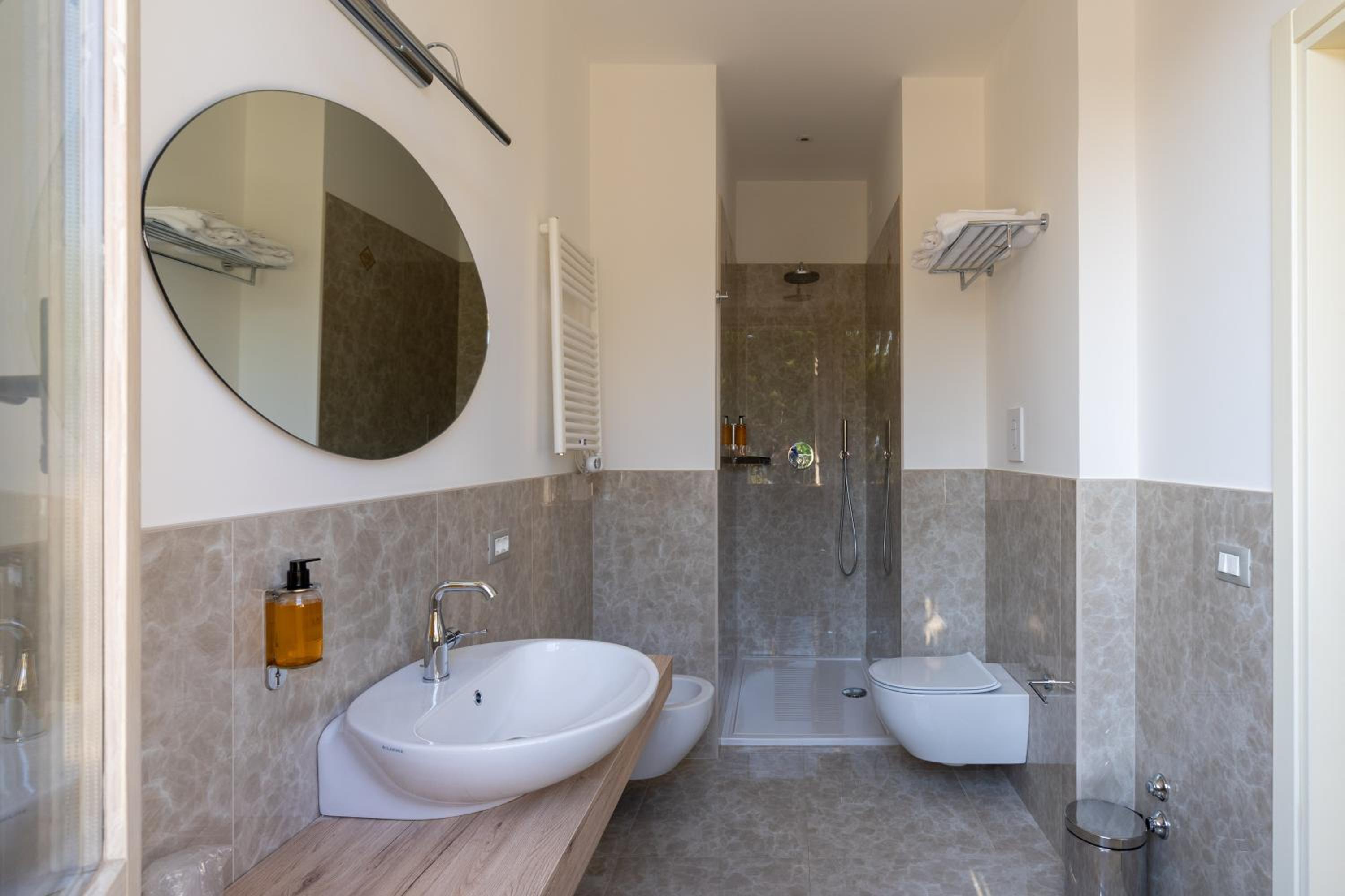 Double or Twin Room with Terrace - Photo 6