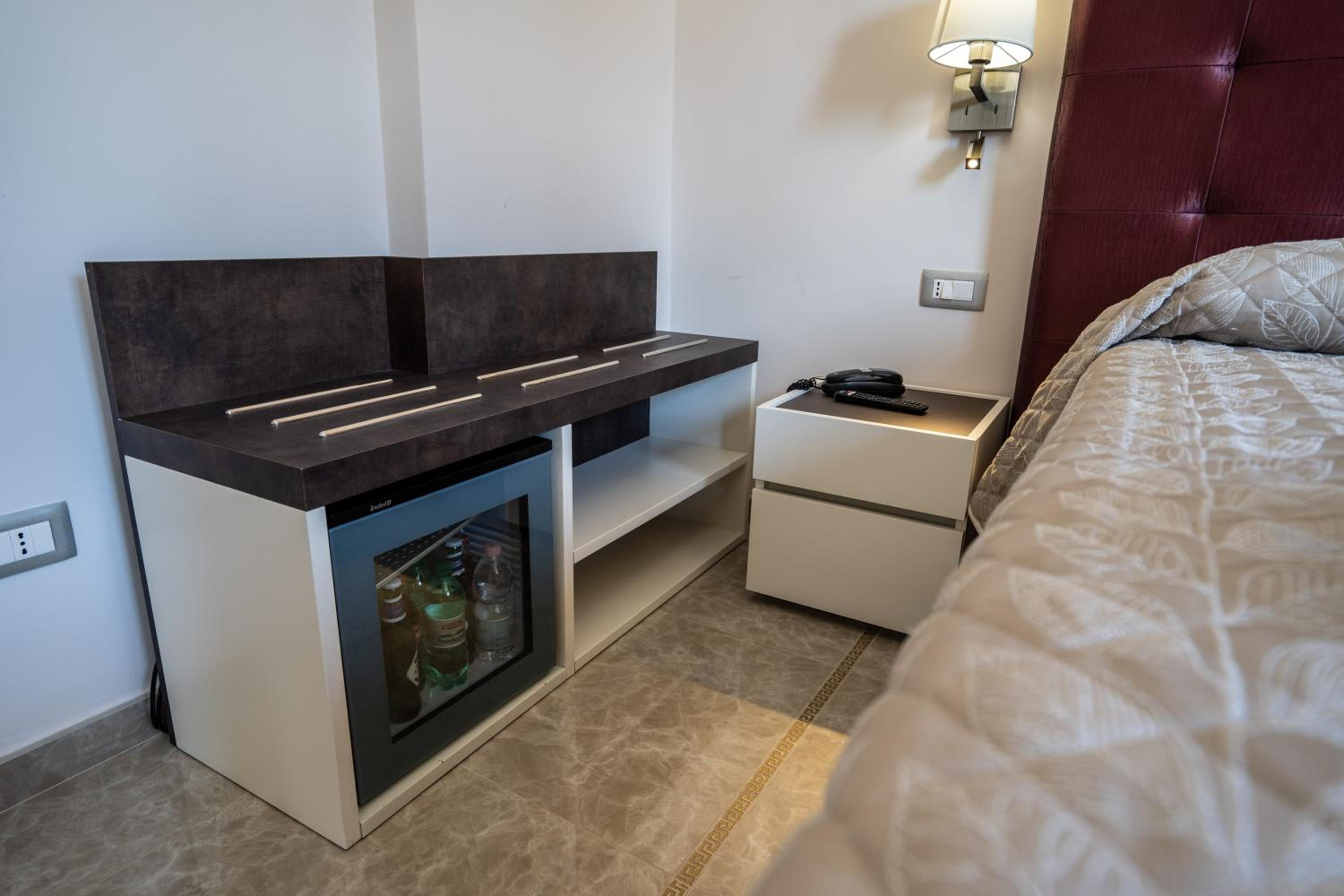 Double or Twin Room with Terrace - Photo 3