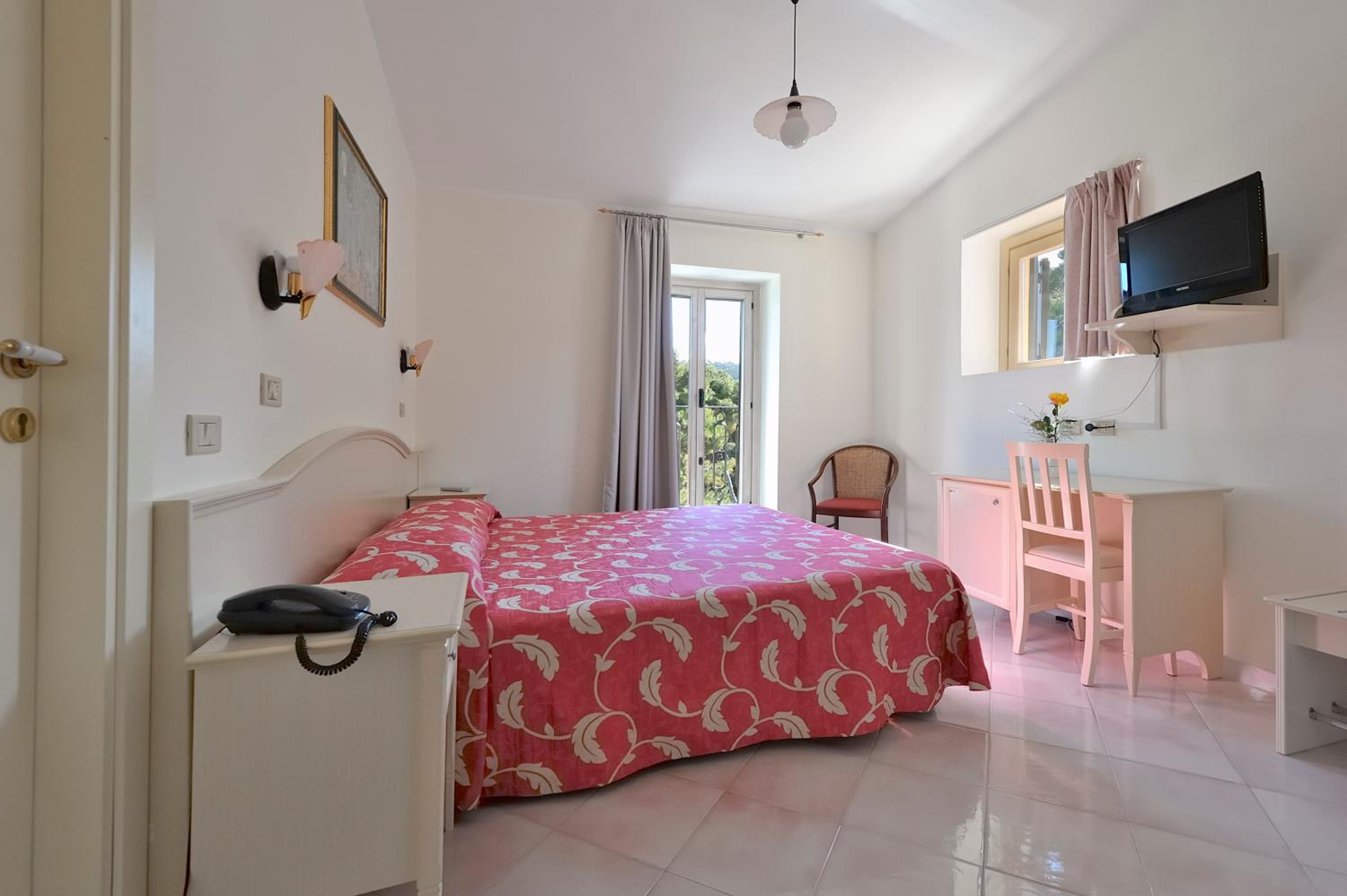 Standard Double Room - Photo 3