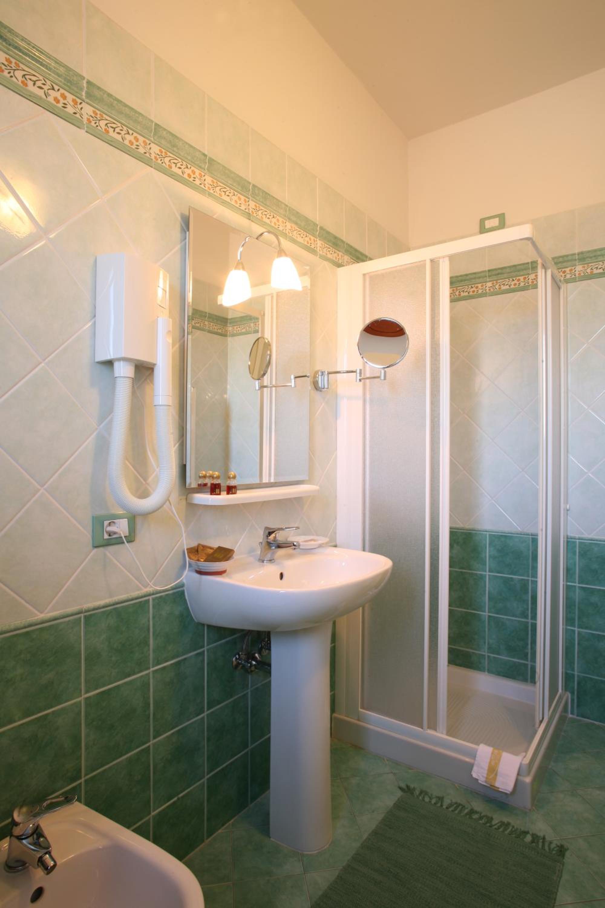 Single Room photo 3