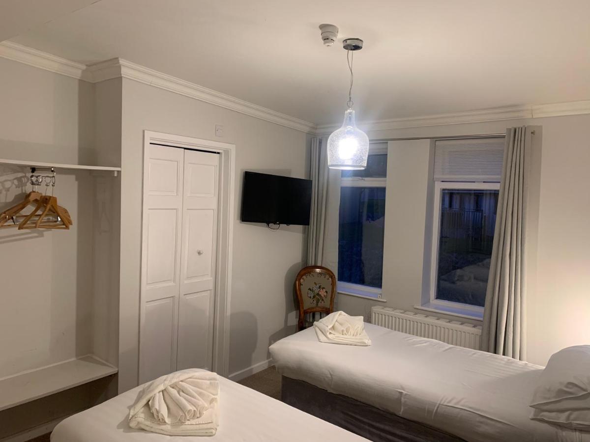 Standard Twin Room photo 3