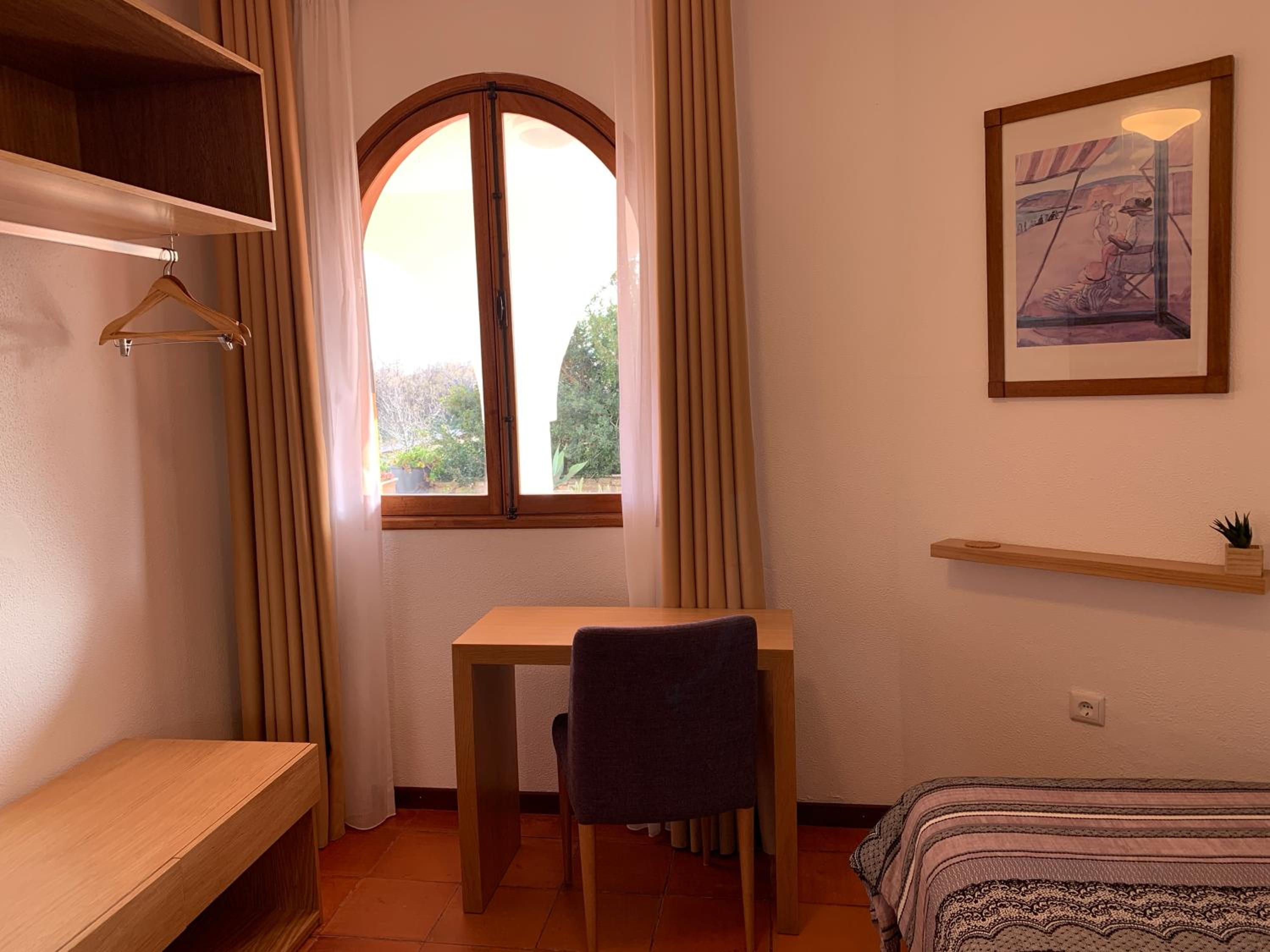 Single Room with Private Bathroom photo 3