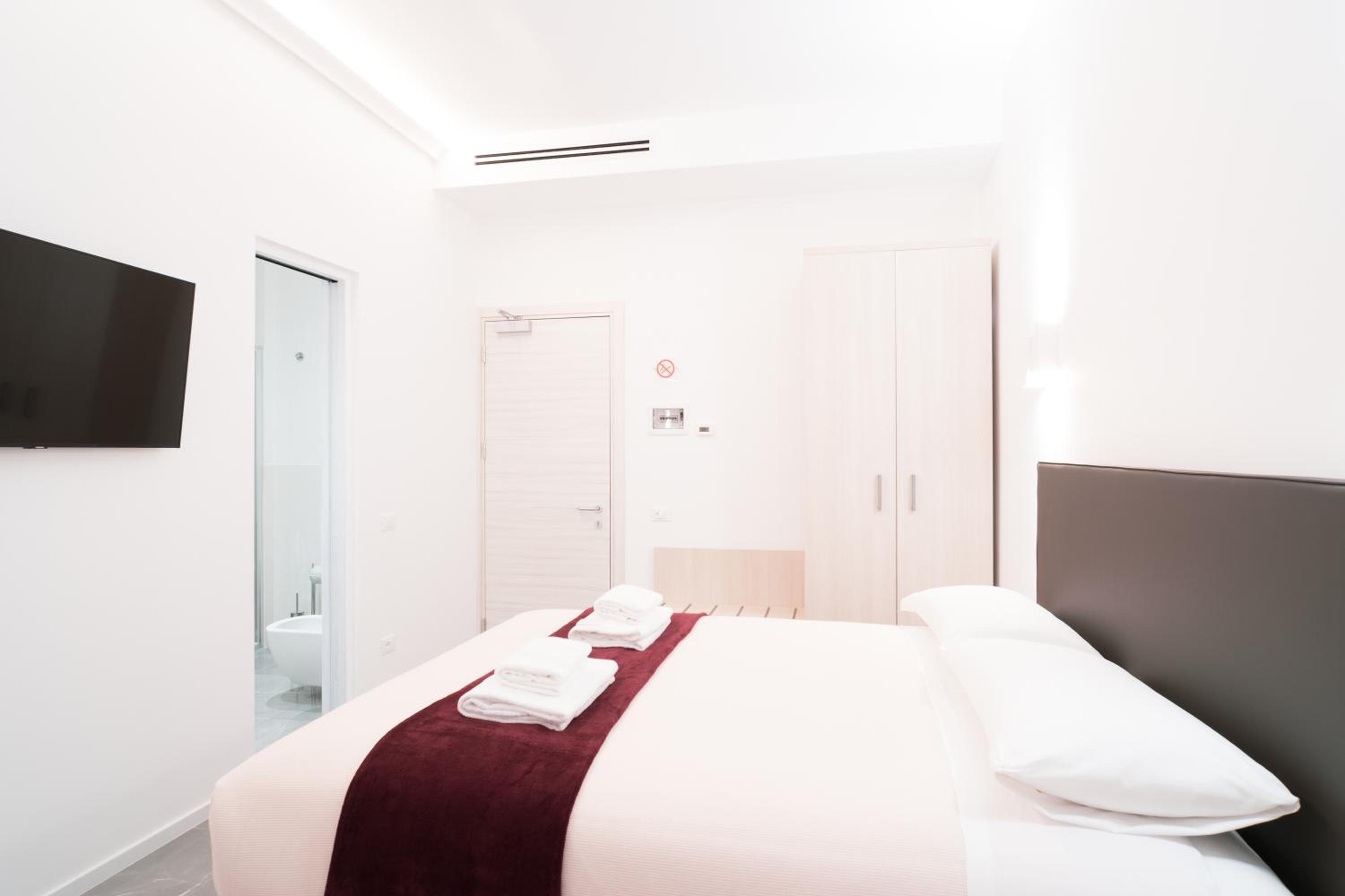 Deluxe Double or Twin Room photo 3