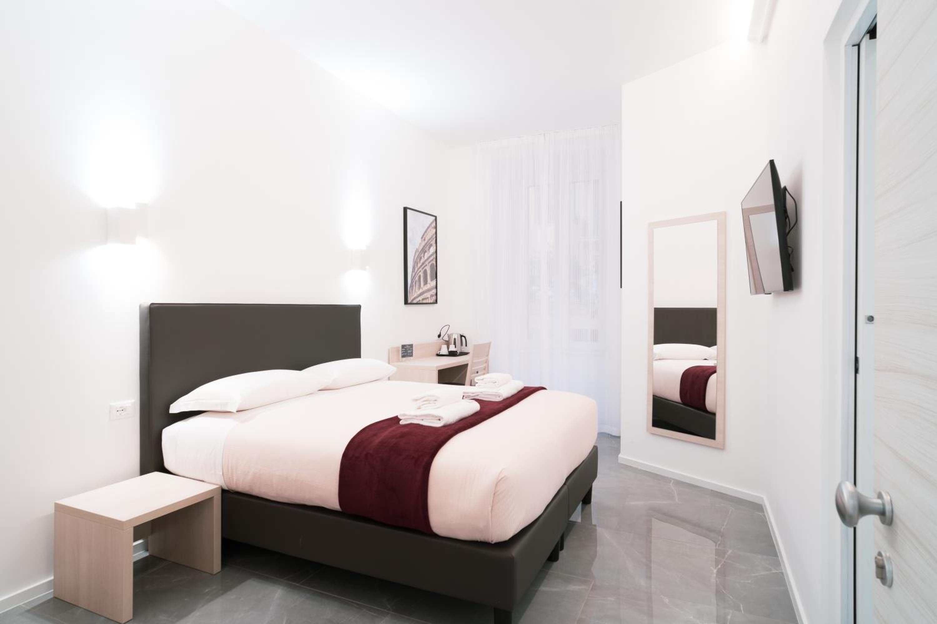 Deluxe Double or Twin Room photo 2