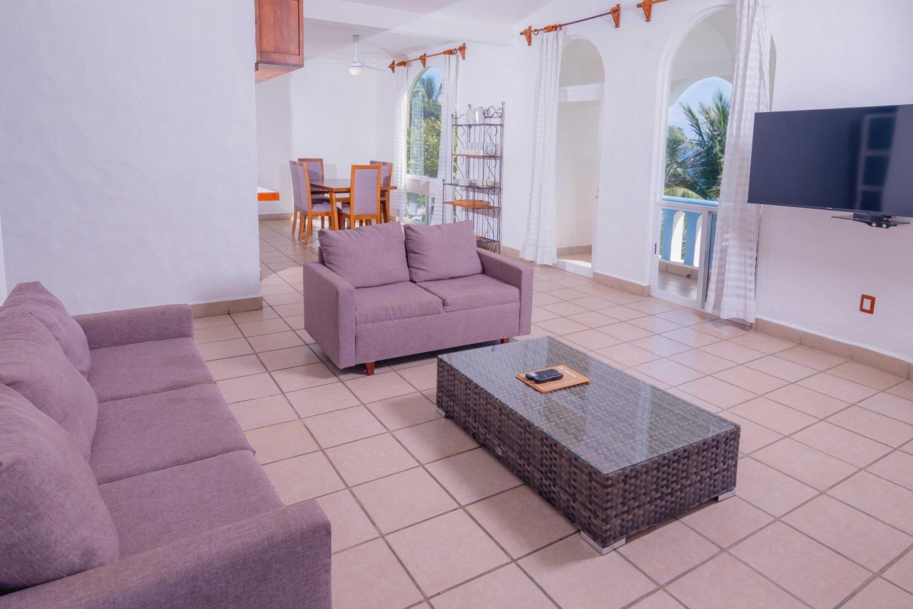 Three-Bedroom Apartment with Ocean View photo 3
