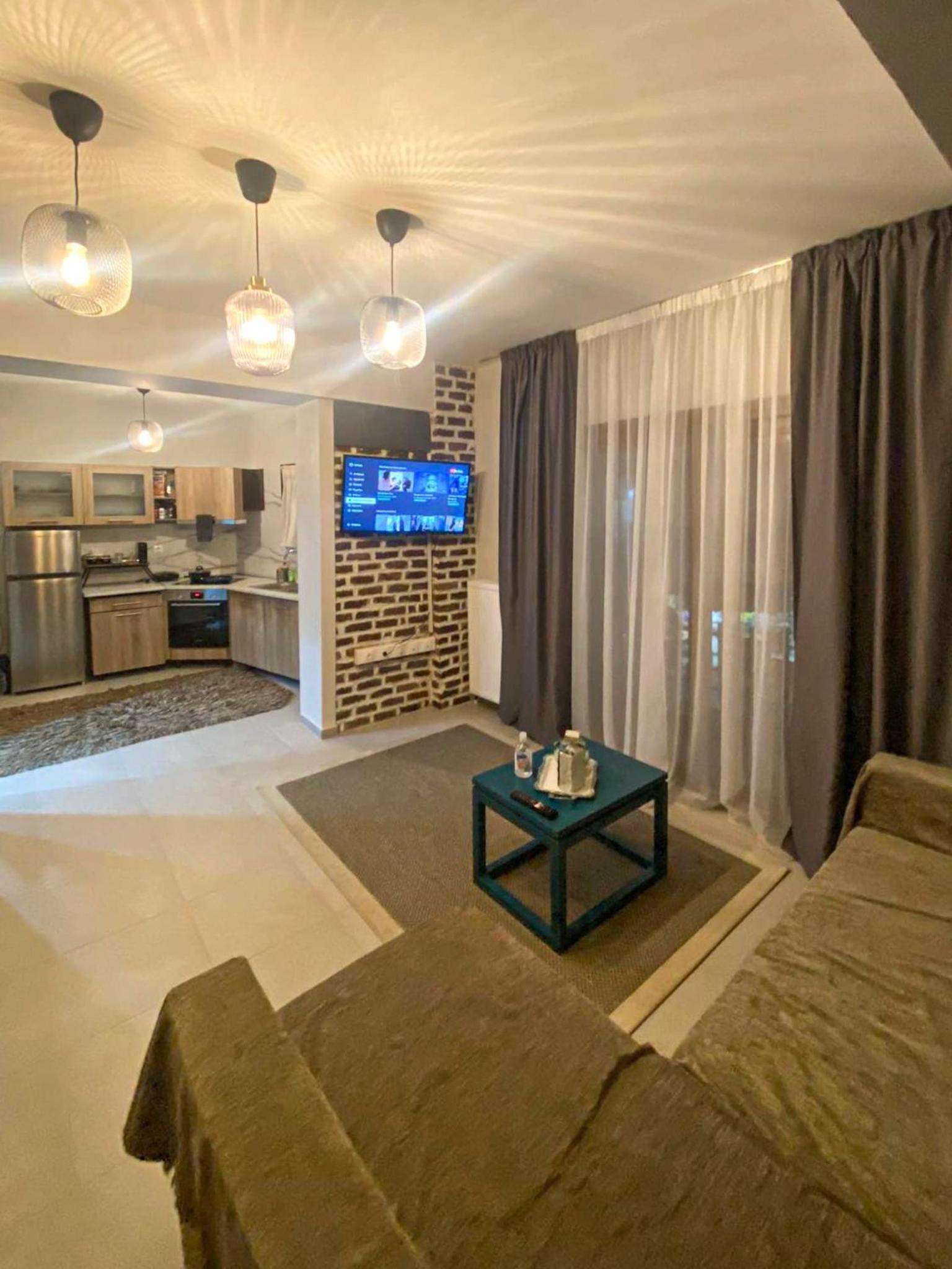 One-Bedroom Apartment - Photo 1